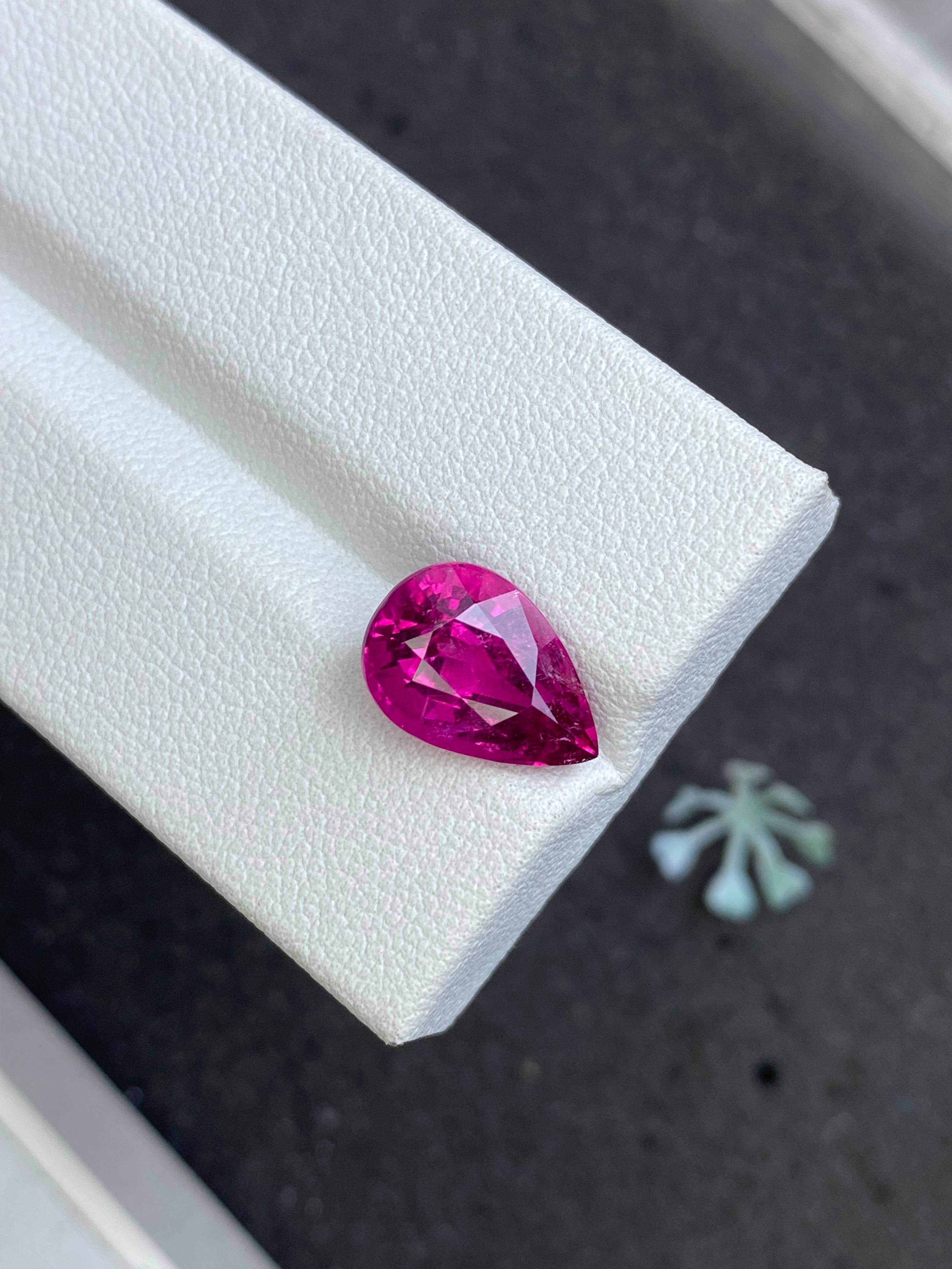 Vivid pink rubellite tourmaline, 3.93ct pear cut — view 5