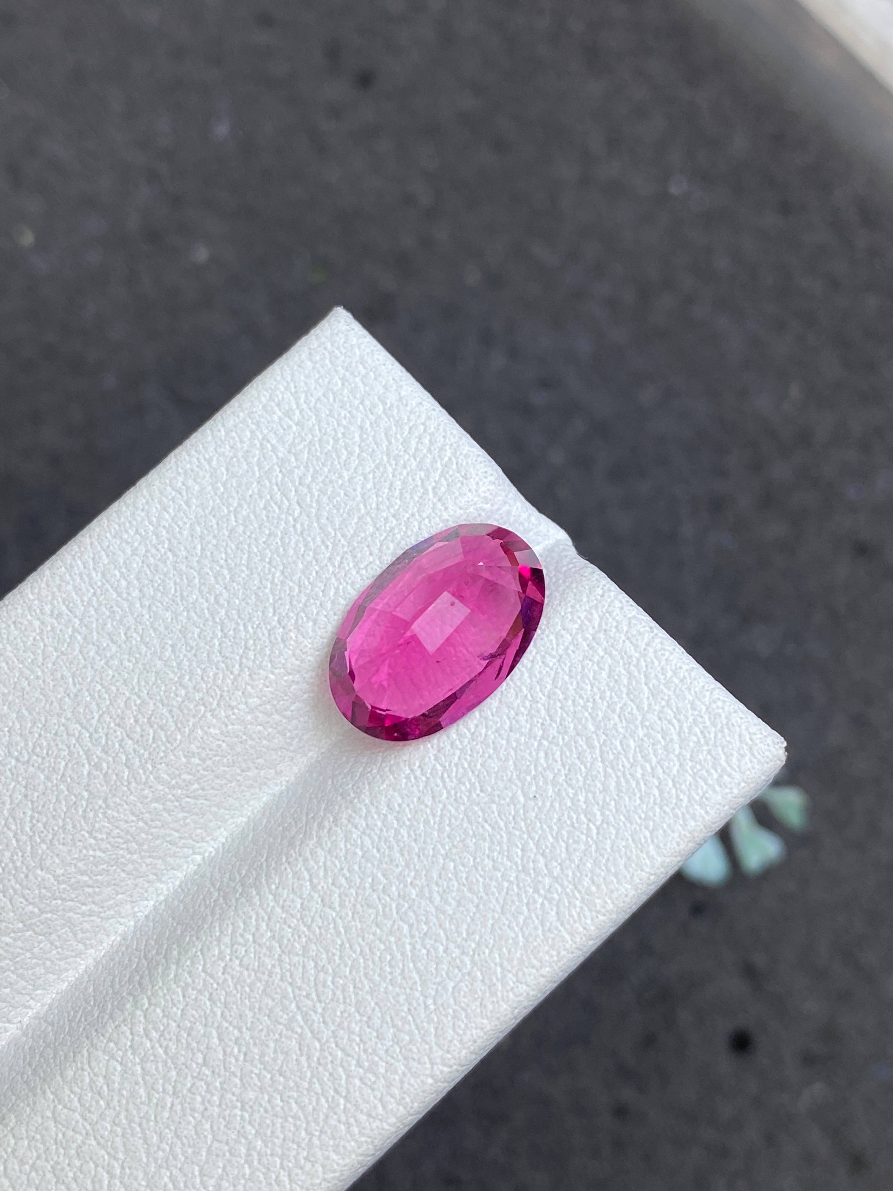Vivid pink rubellite tourmaline, 3.63ct oval cut — view 6