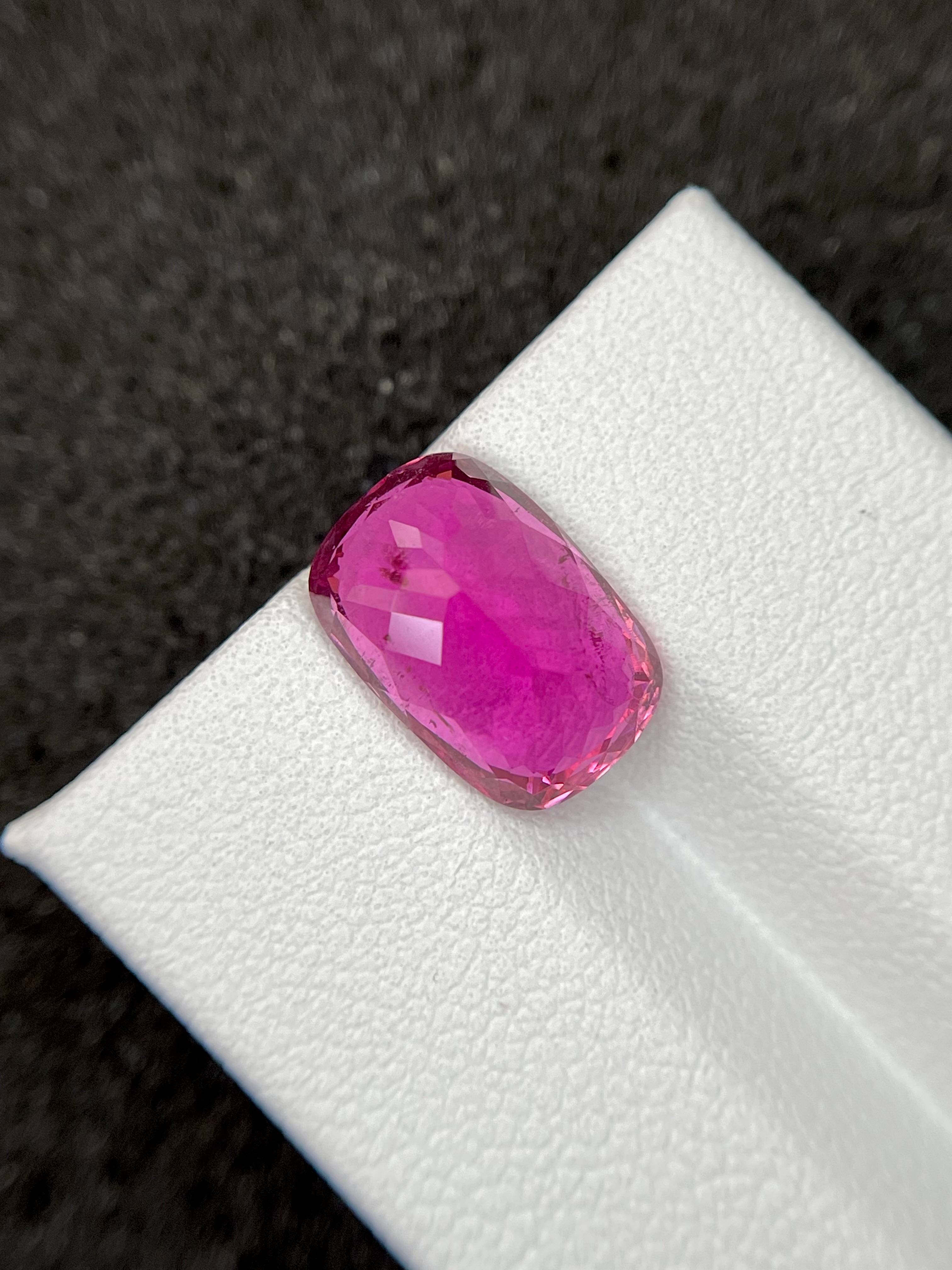 Vivid pink rubellite tourmaline, 5.82ct cushion cut — view 6