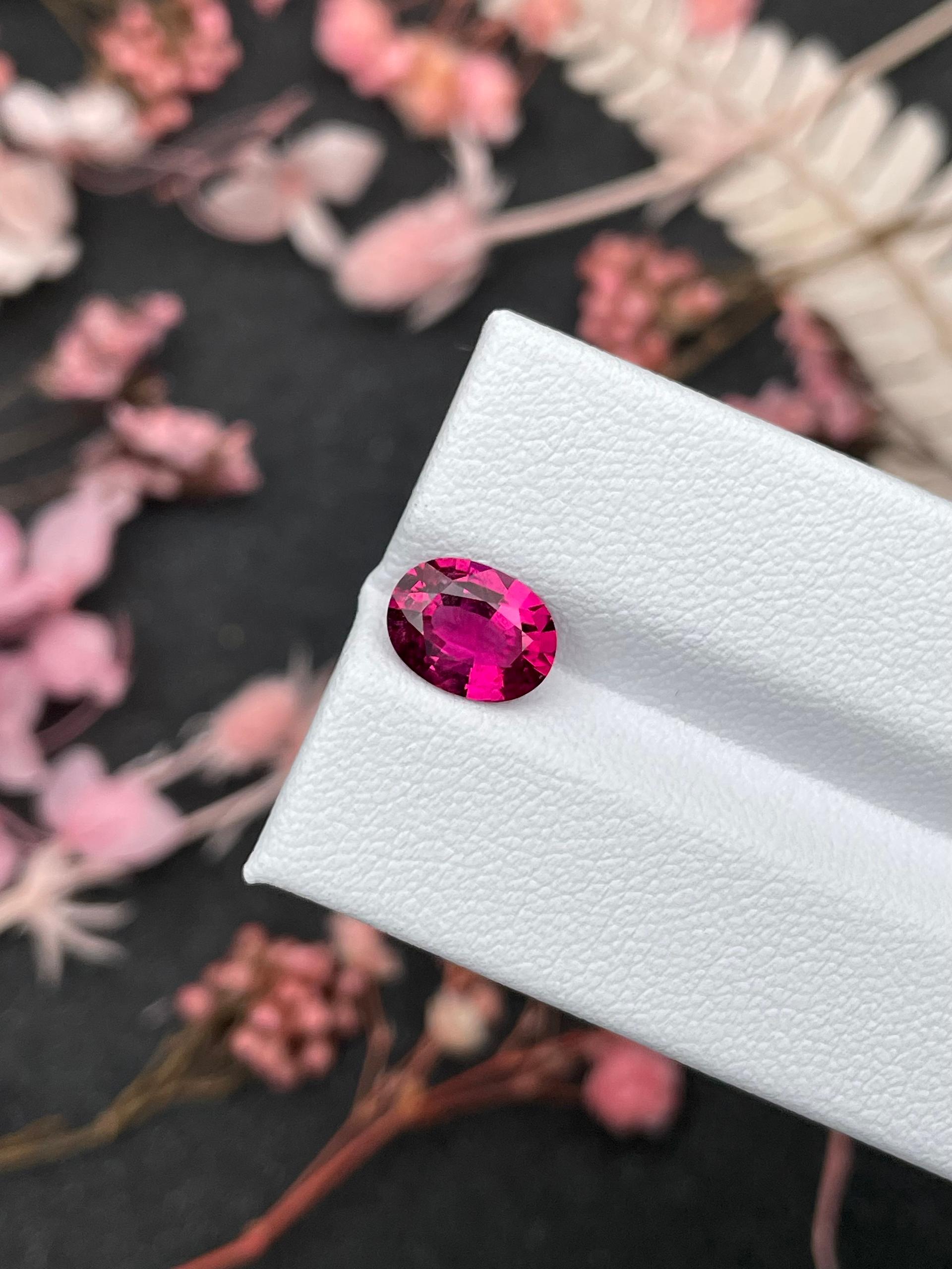 Vivid pink rubellite tourmaline, 1.59ct oval cut — view 5