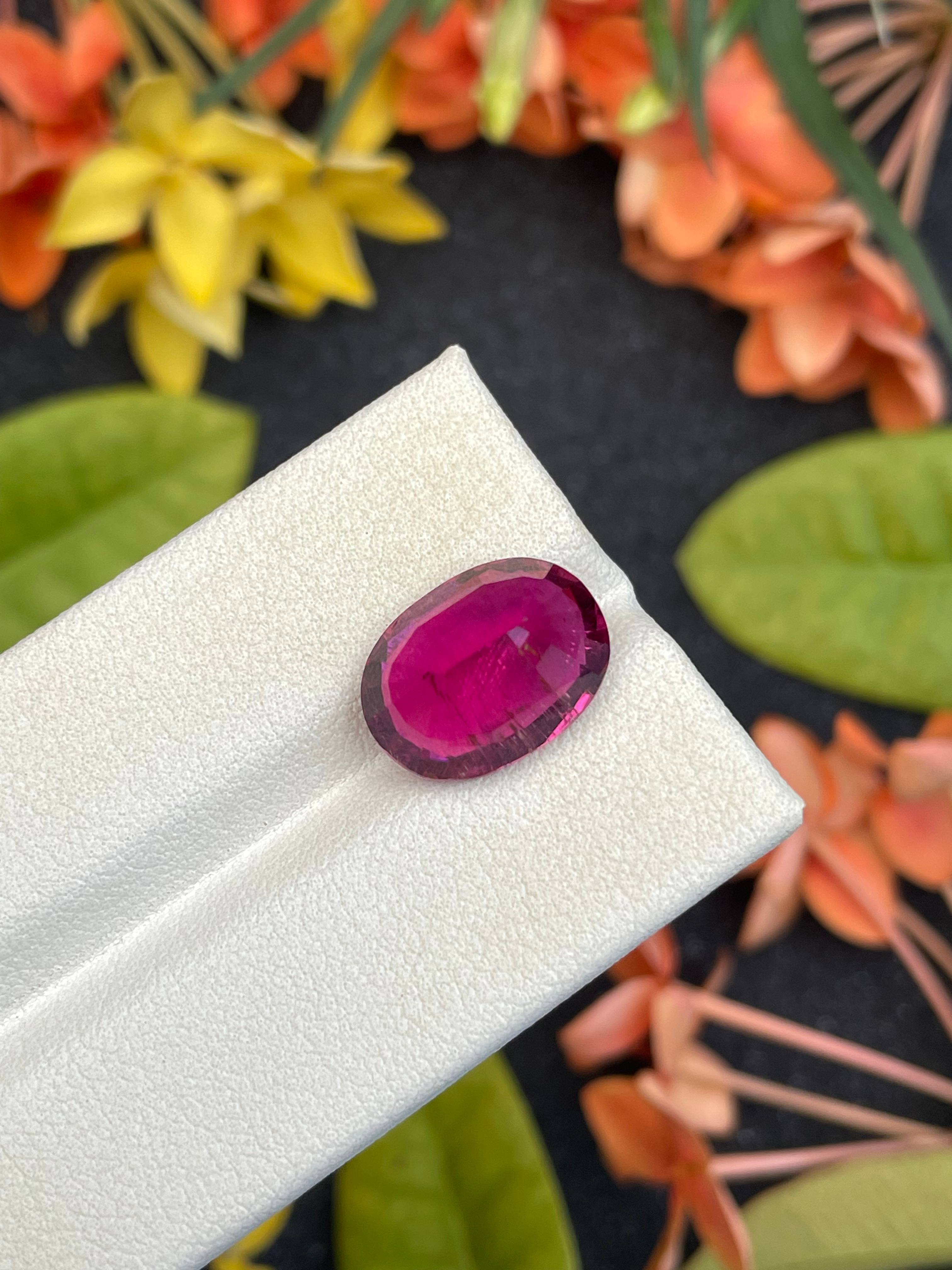 Vivid pink rubellite tourmaline, 7.3ct oval cut — view 7