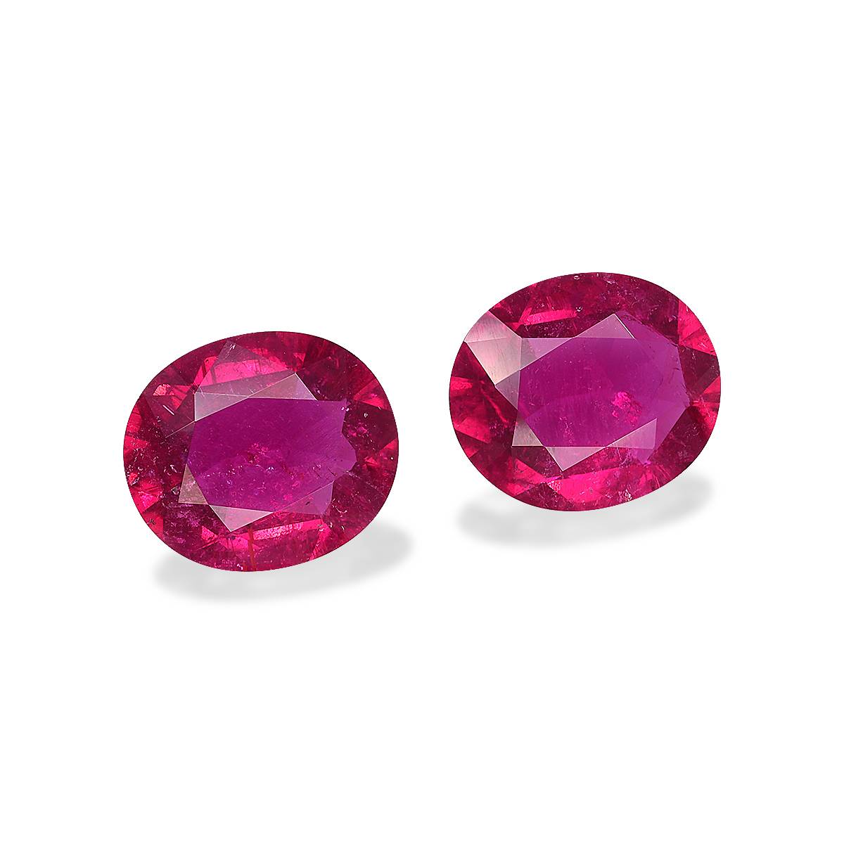 Vivid pink rubellite tourmaline, 10.43ct oval cut — view 3