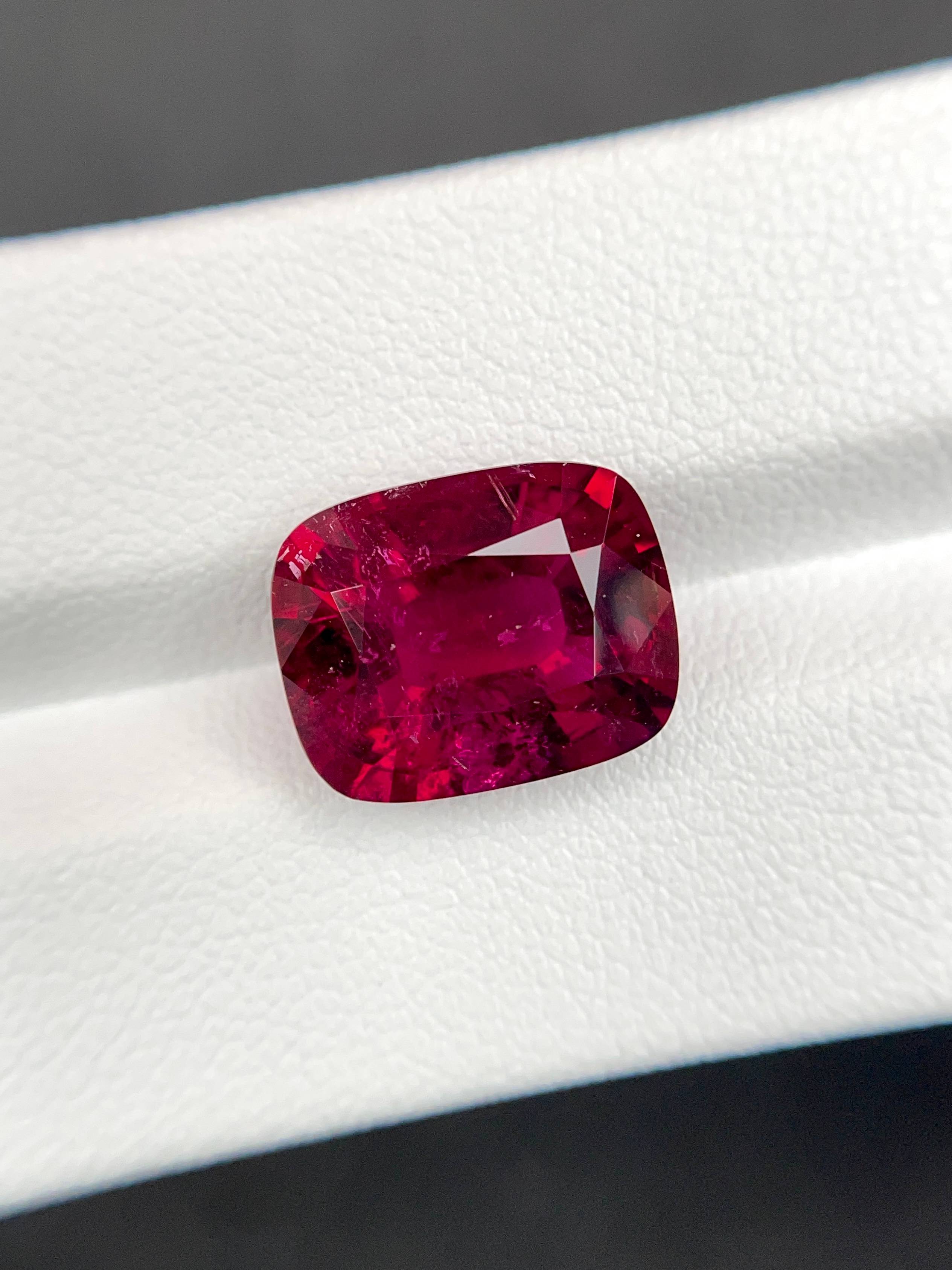 red rubellite tourmaline, 7.55ct cushion cut — view 5