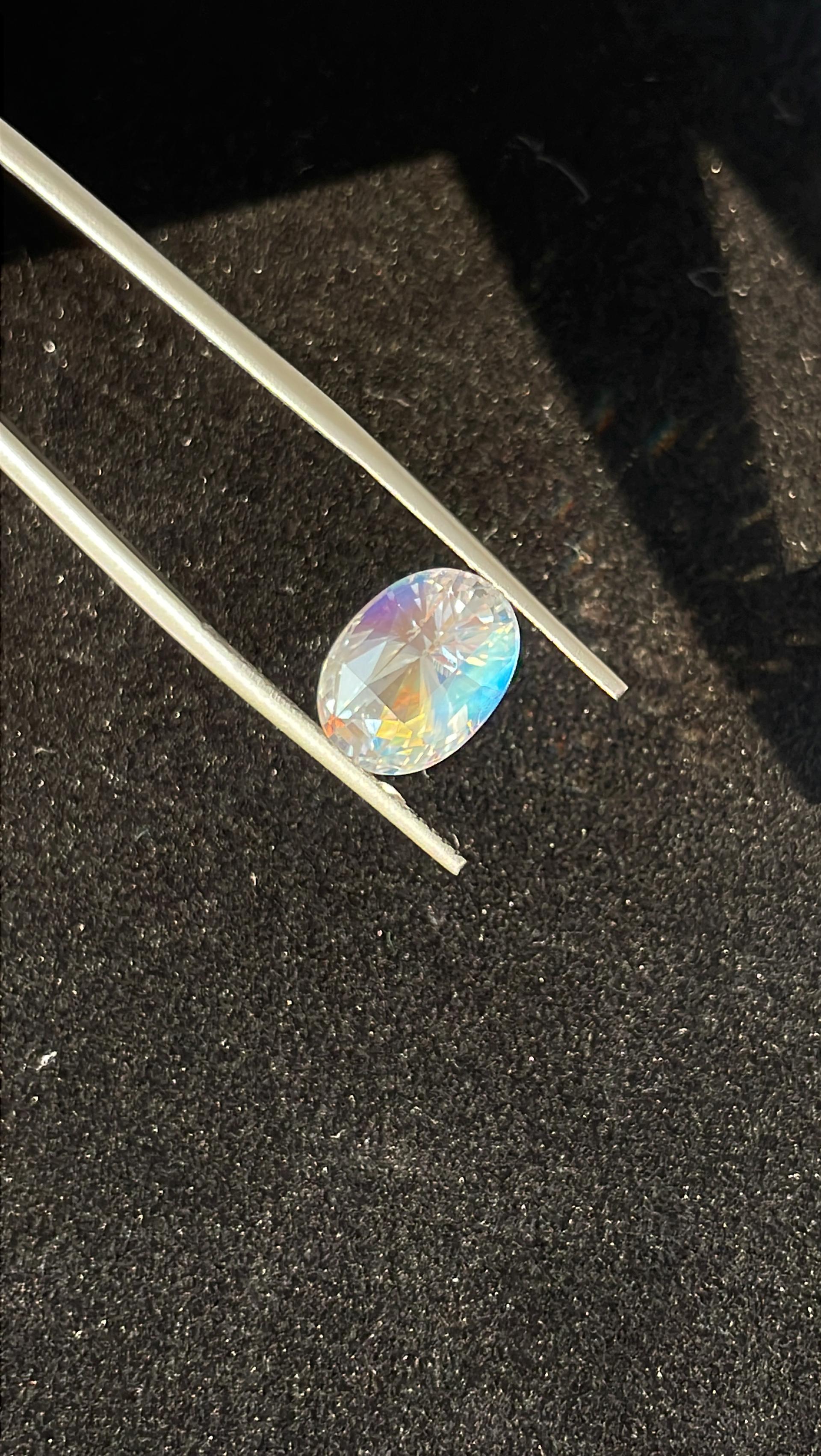 mixed colour rainbow moonstone, 5.29ct oval cut — view 5