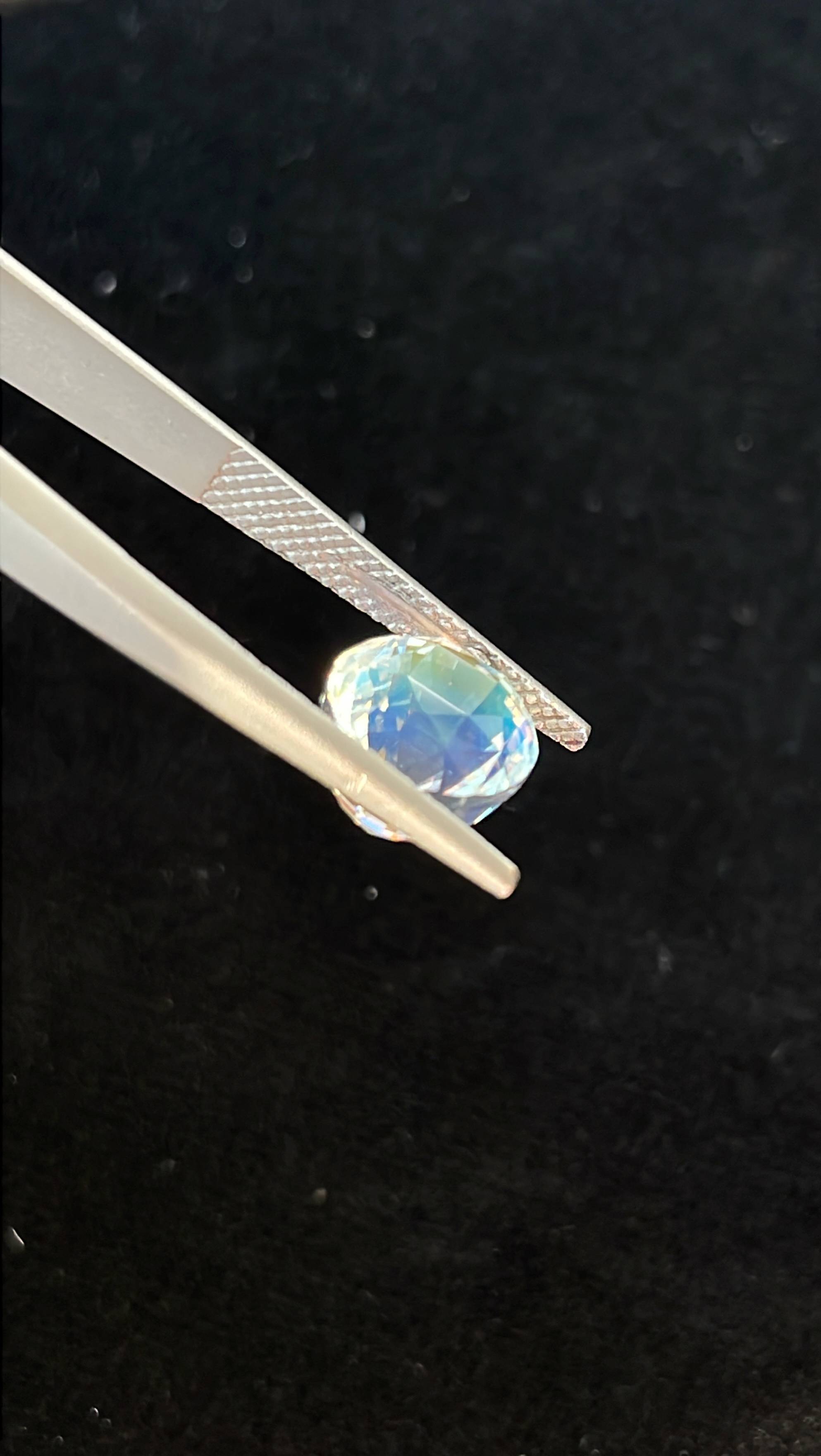 mixed colour rainbow moonstone, 4.42ct oval cut — view 6