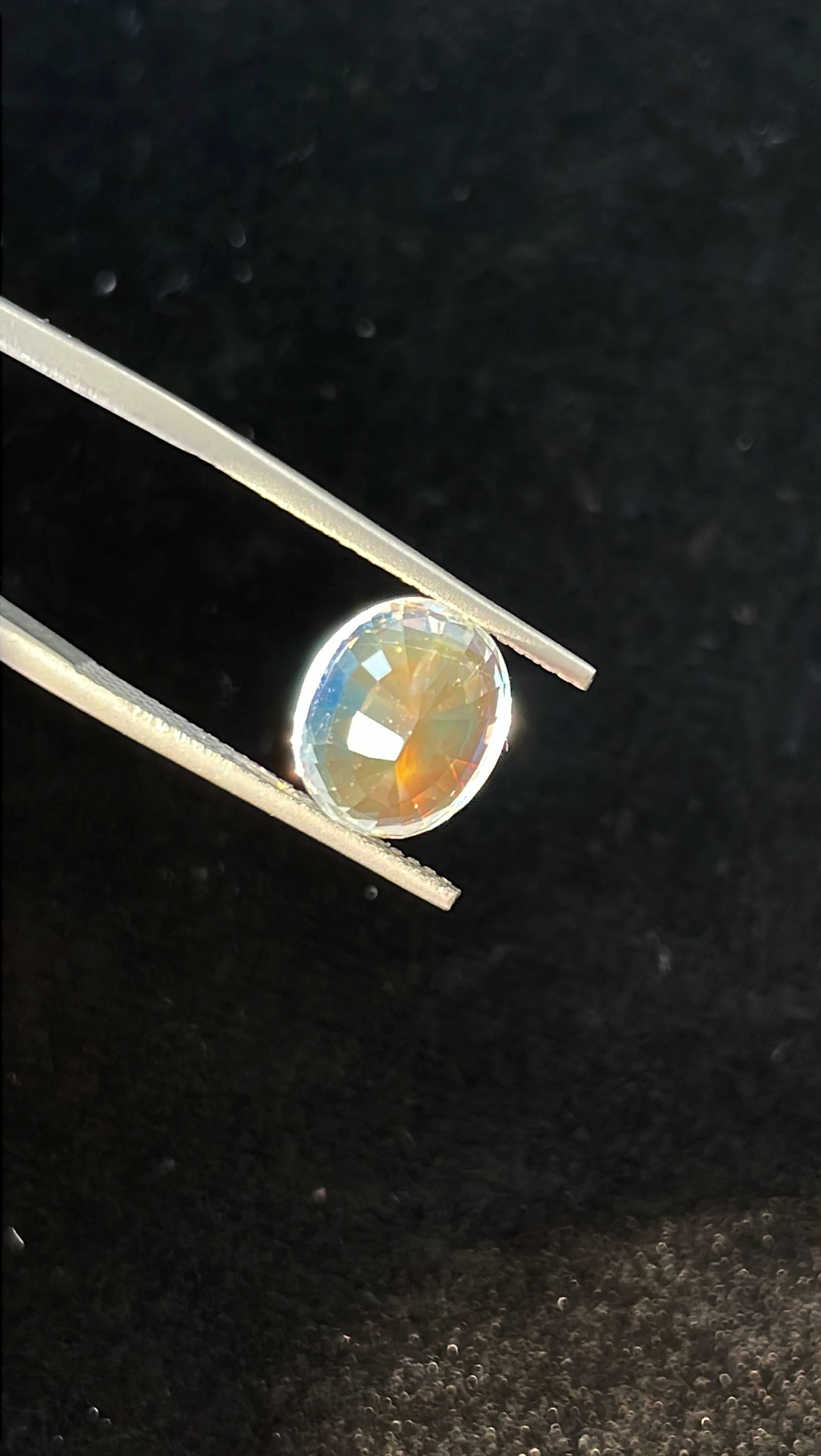 mixed colour rainbow moonstone, 4.42ct oval cut — view 8