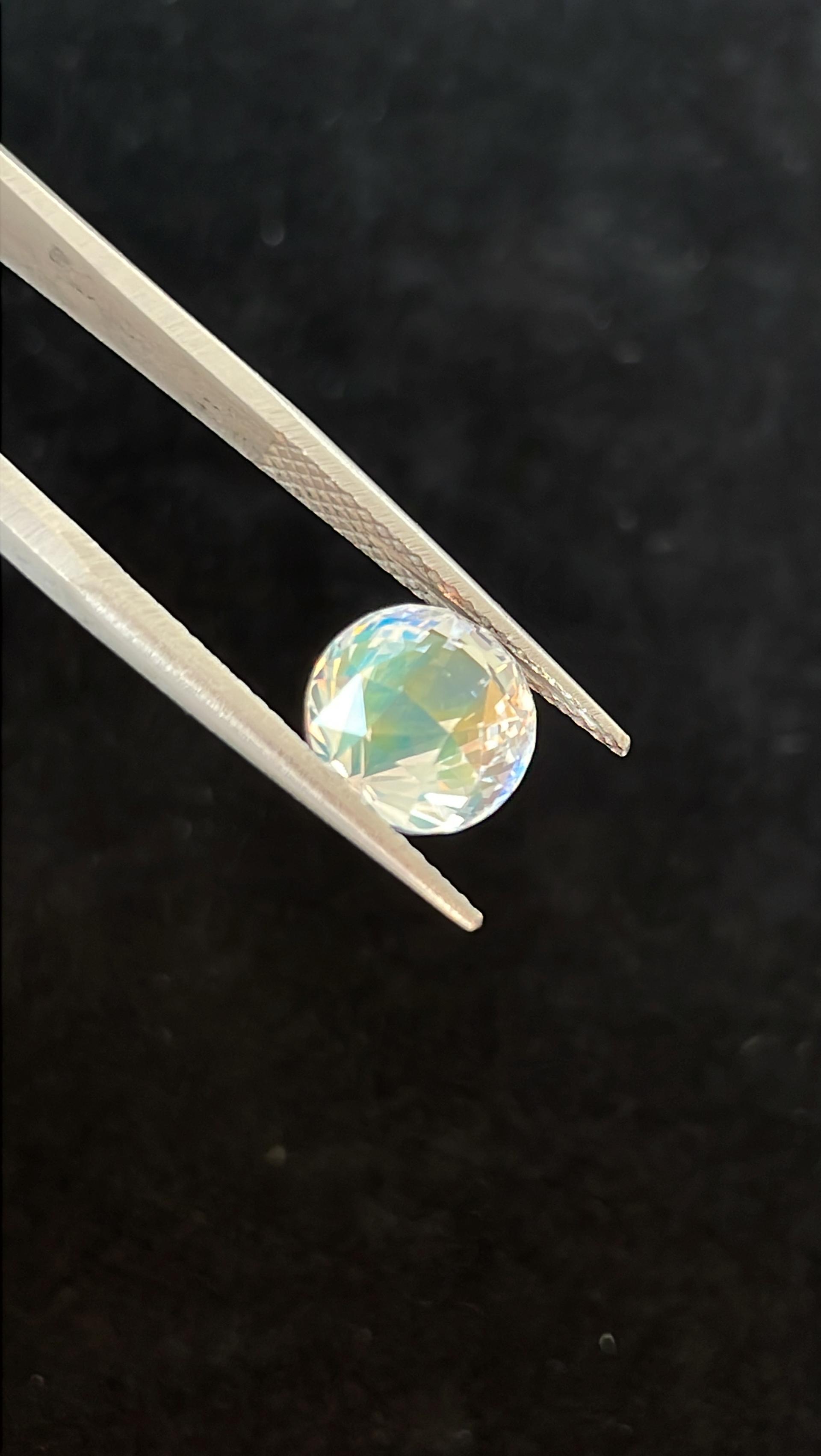 mixed colour rainbow moonstone, 3.47ct oval cut — view 9