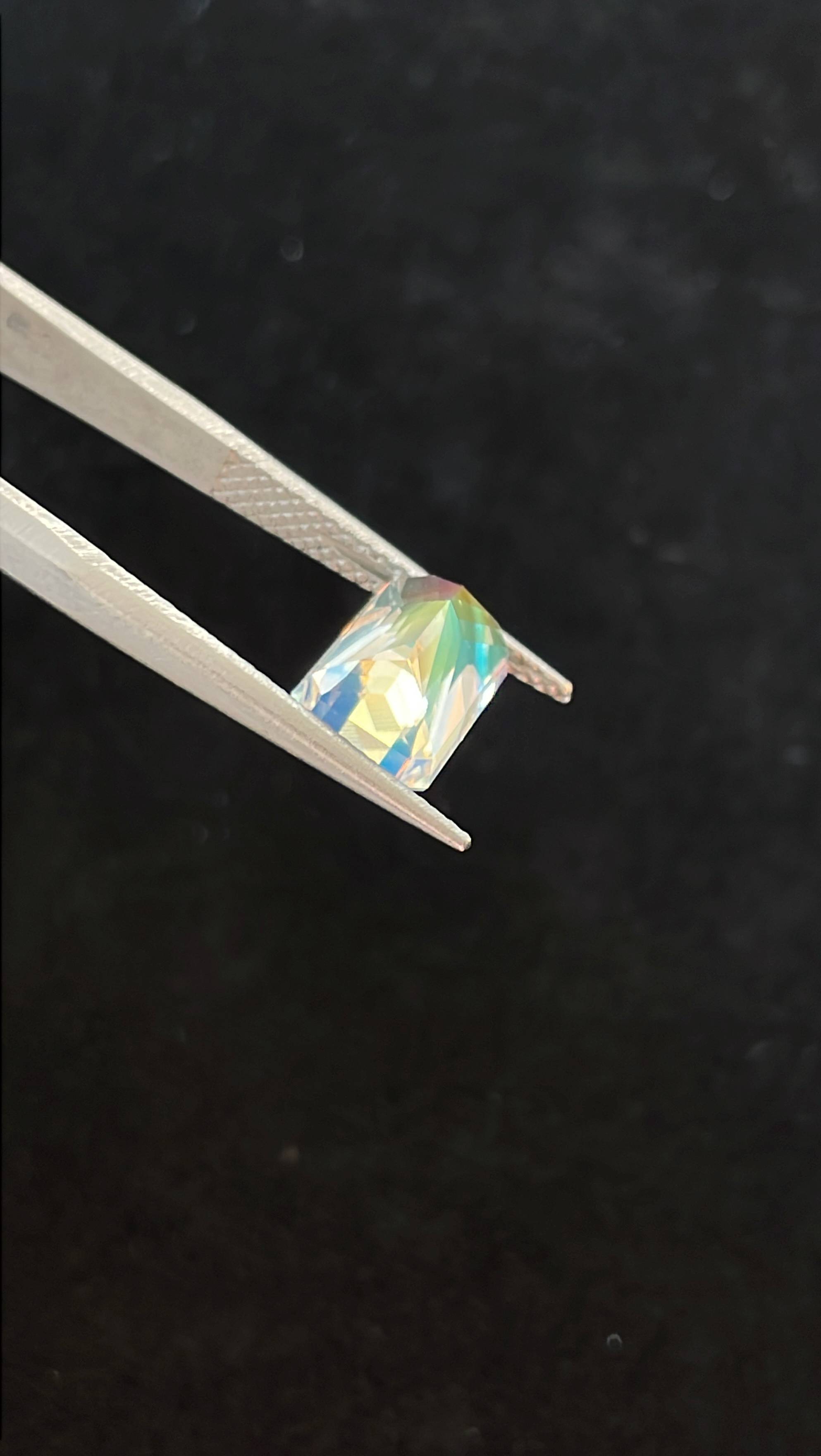 mixed colour rainbow moonstone, 3.31ct rectangular cut — view 7