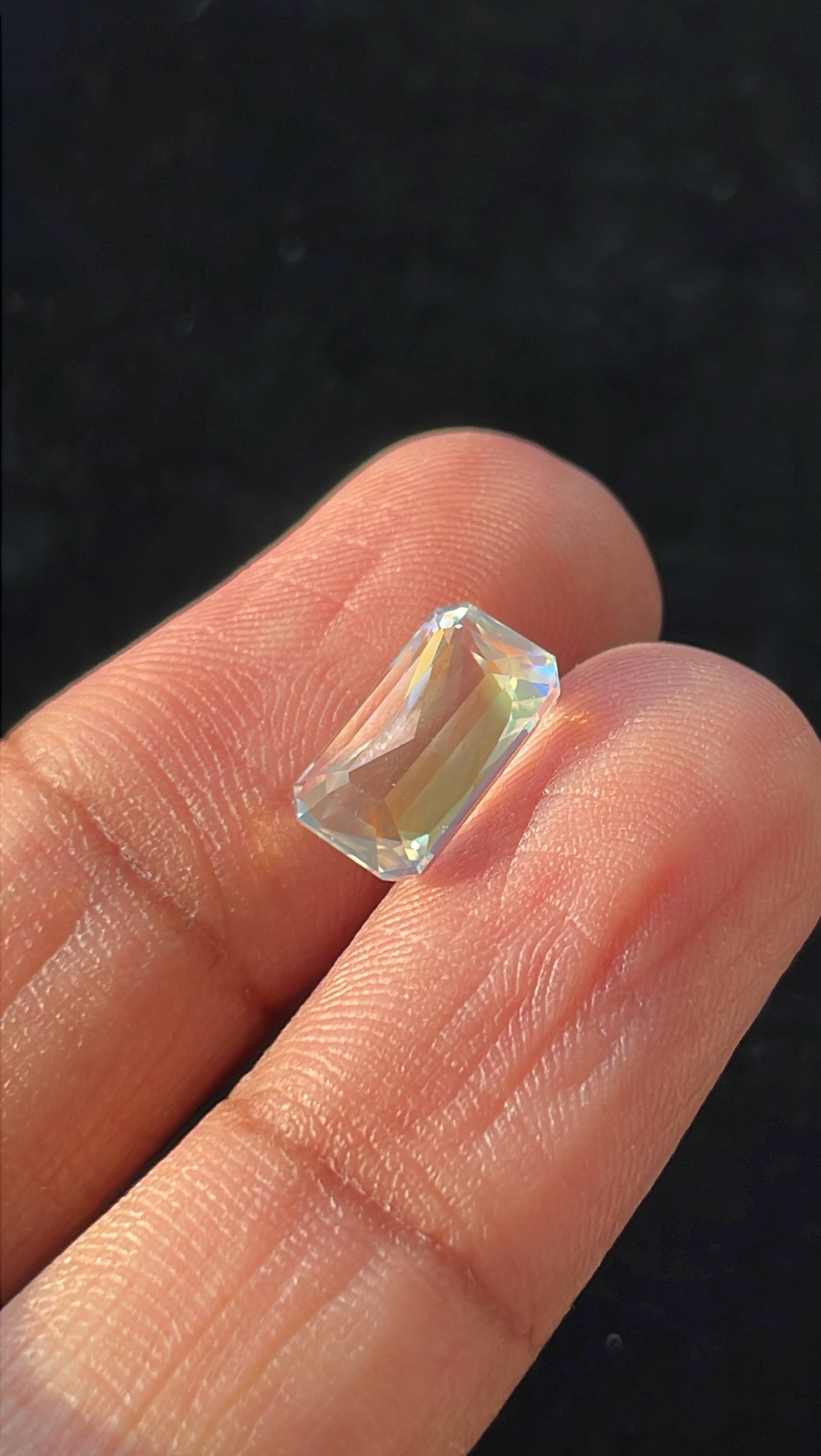 mixed colour rainbow moonstone, 3.31ct rectangular cut — view 8