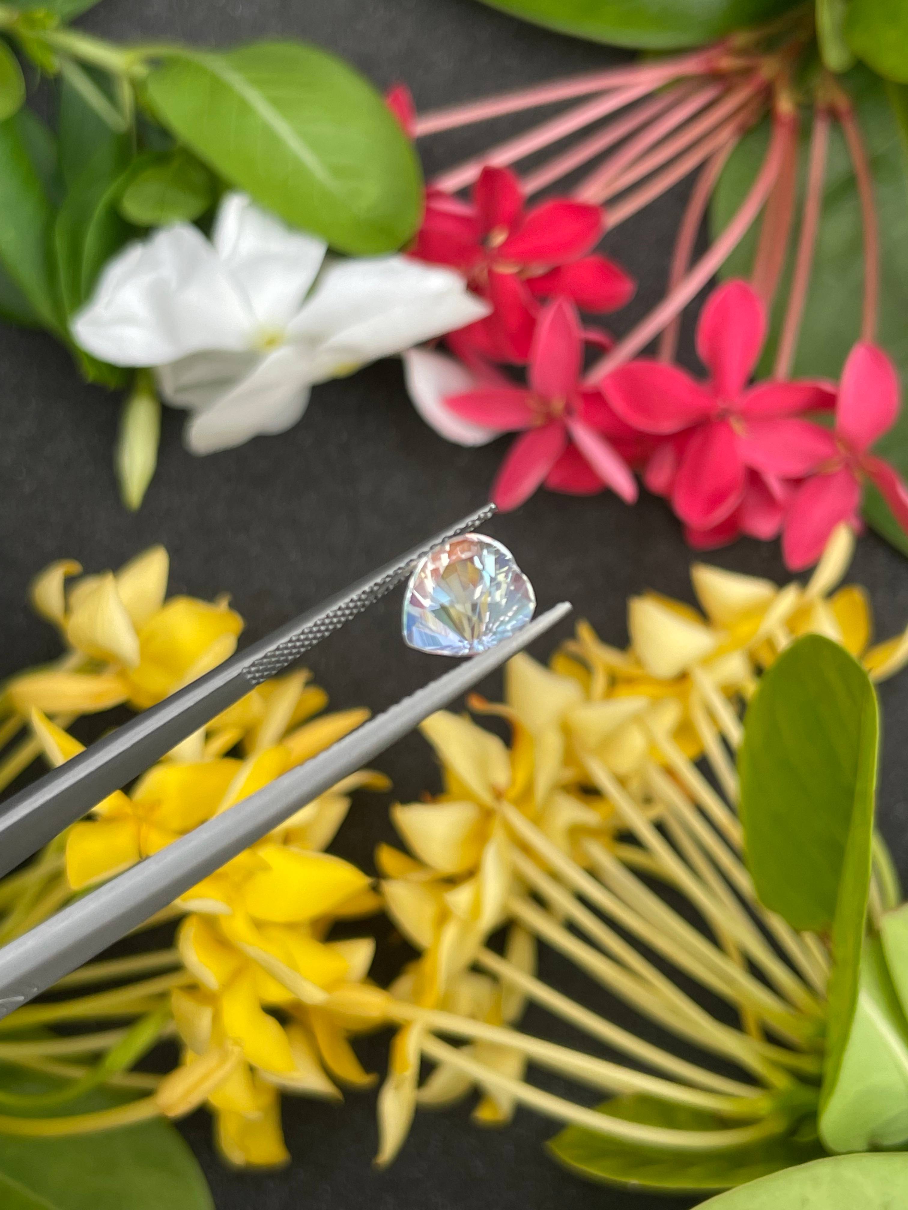 mixed colour rainbow moonstone, 1.97ct heart cut — view 6