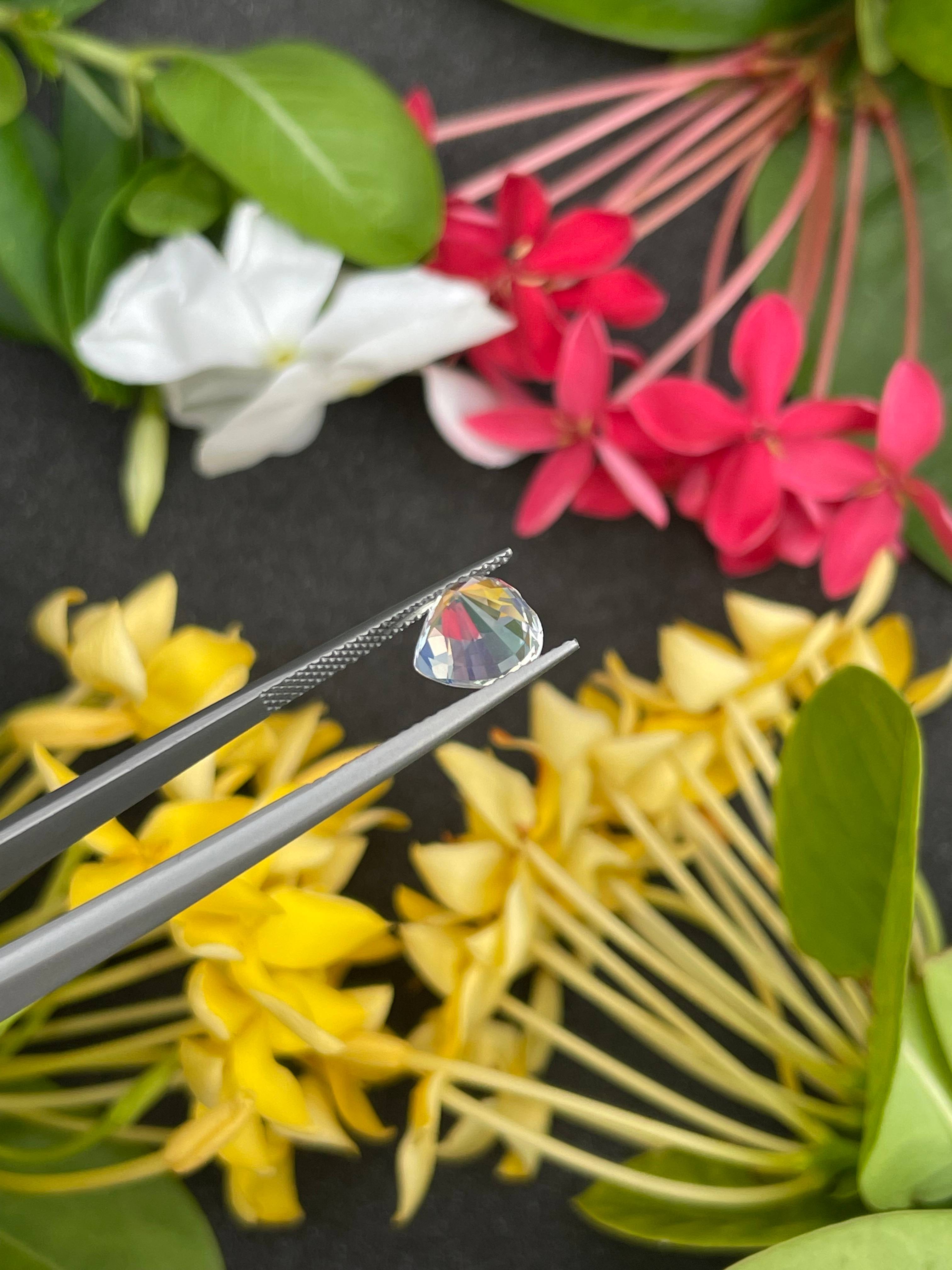 mixed colour rainbow moonstone, 1.97ct heart cut — view 7
