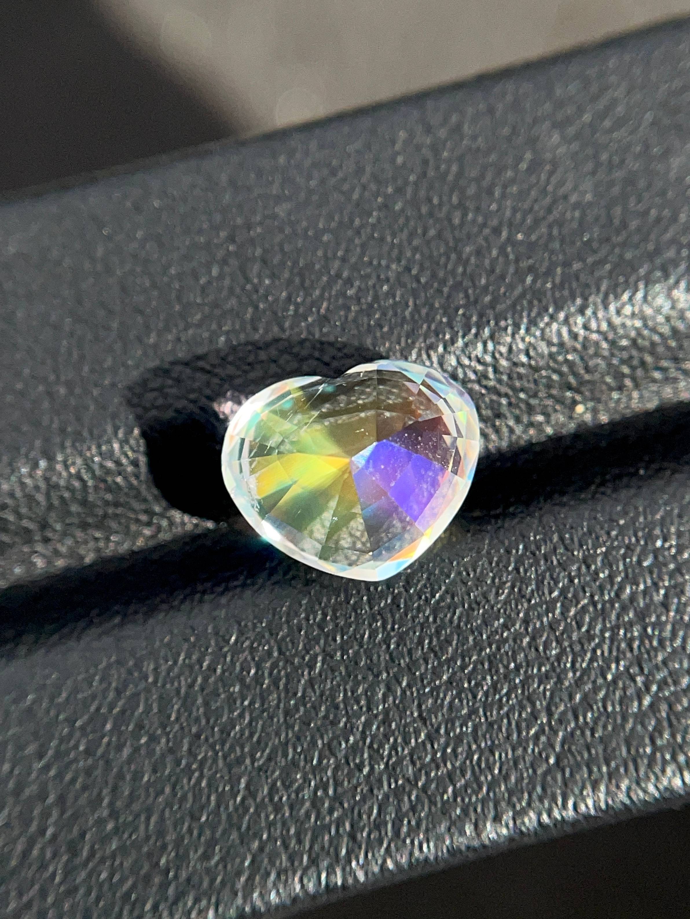 mixed colour rainbow moonstone, 4.4ct heart cut — view 6