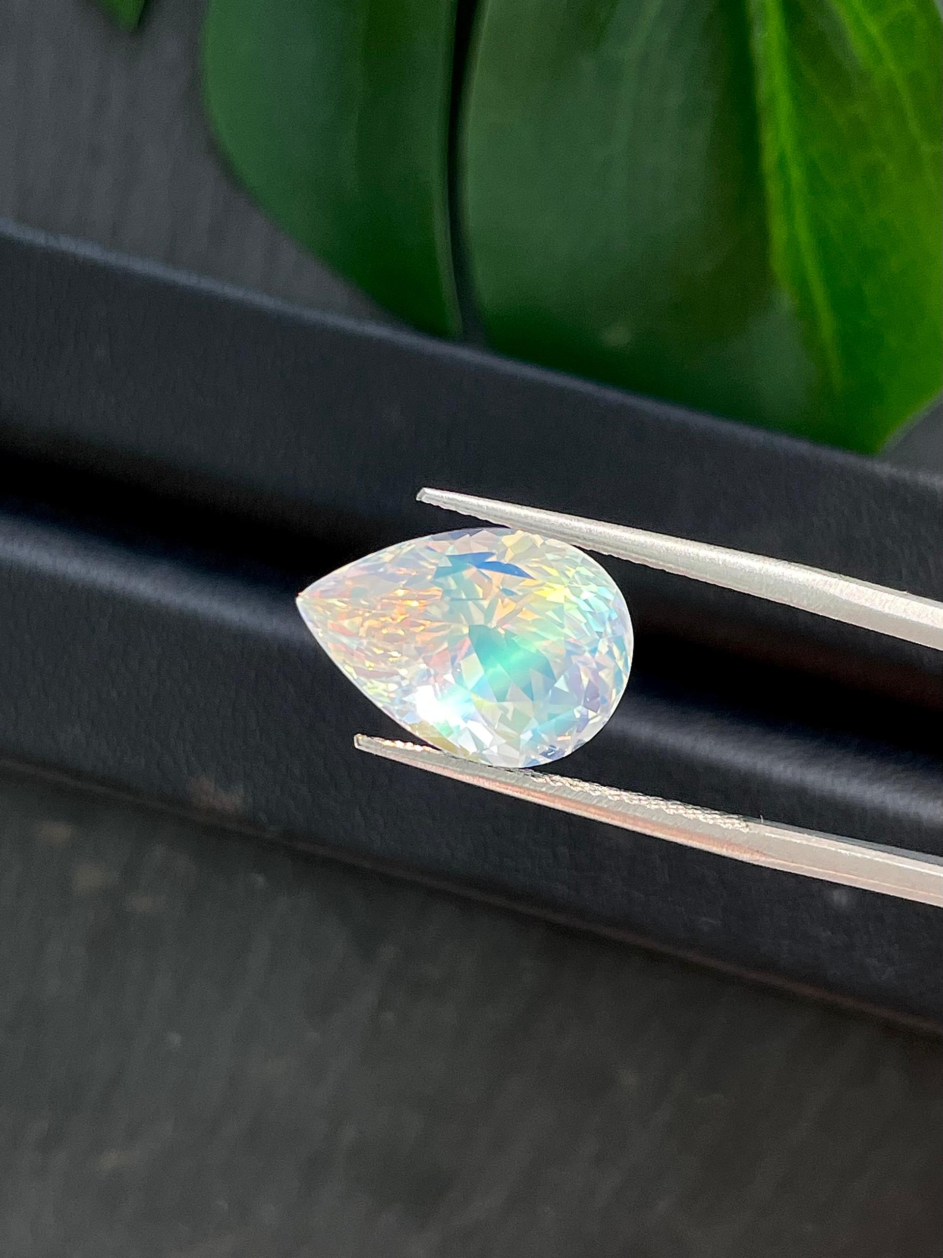 white rainbow moonstone, 7.92ct pear cut — view 5
