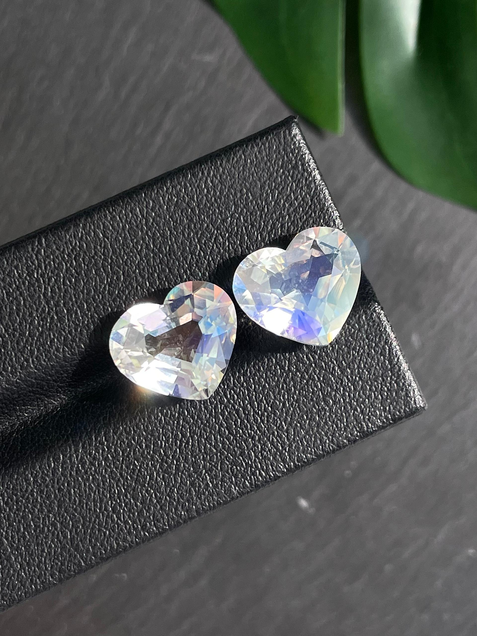 white rainbow moonstone, 9.44ct heart cut — view 5