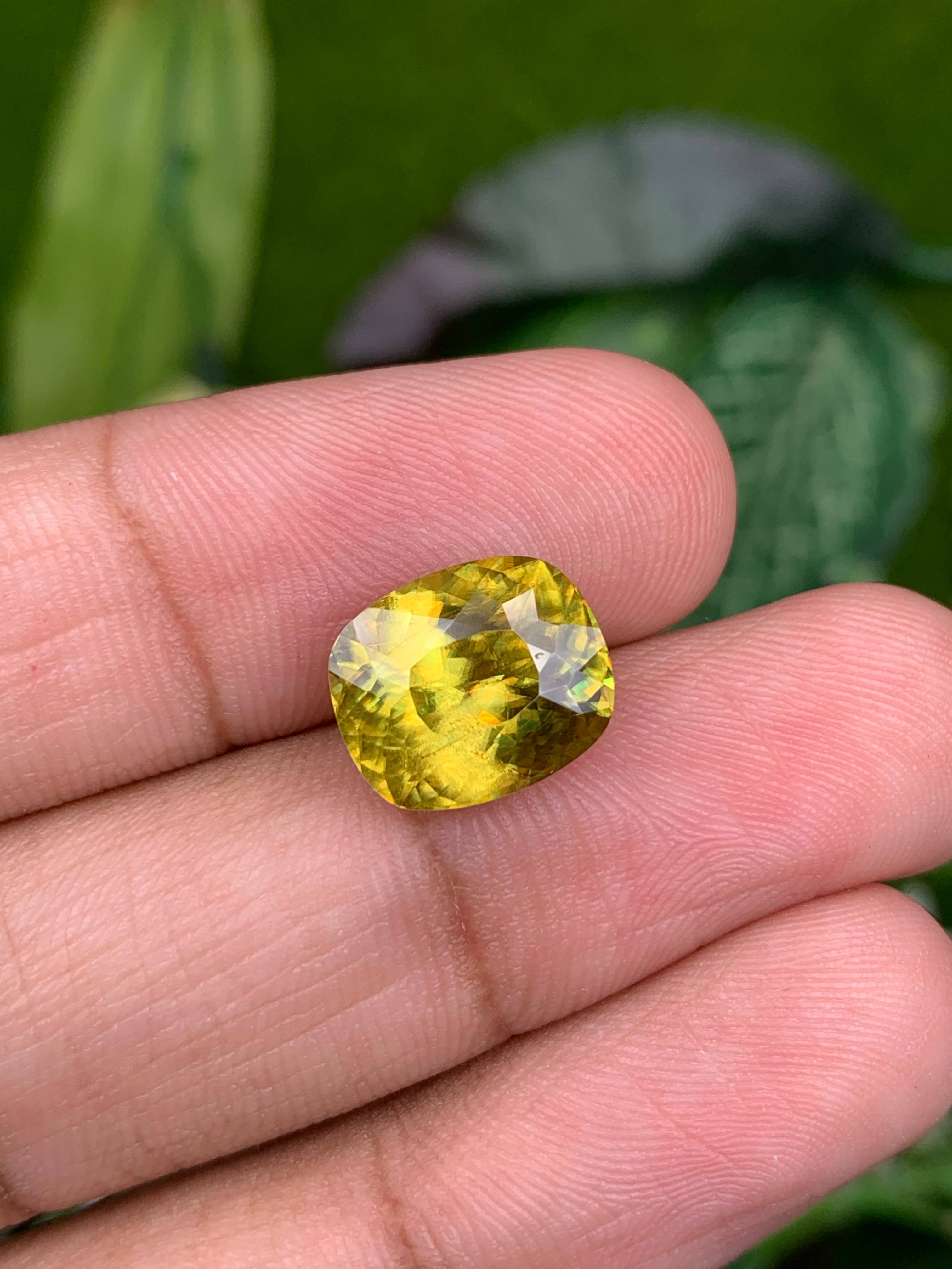 lime green sphene, 6.29ct cushion cut — view 7