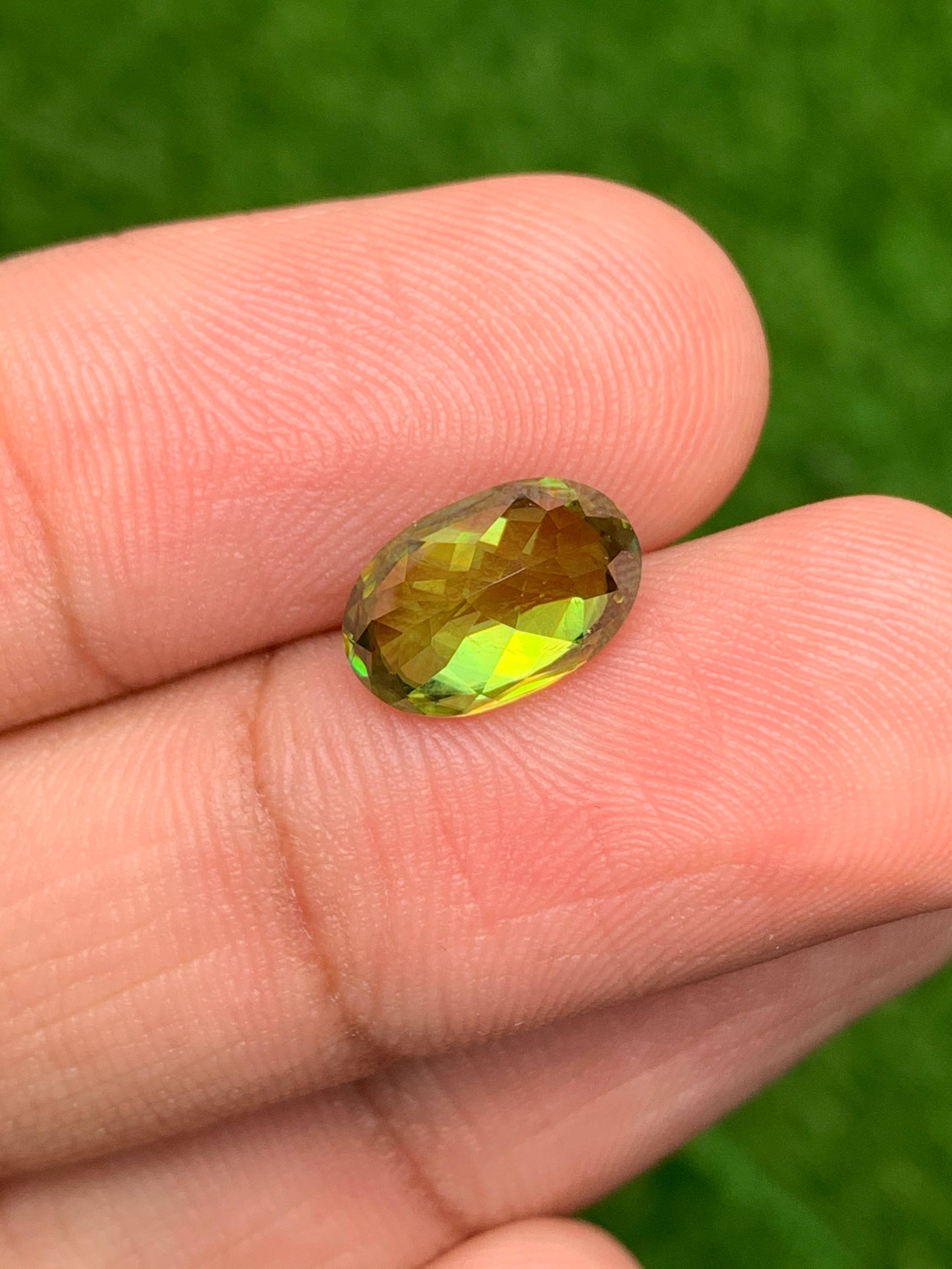 green sphene, 3.2ct oval cut — view 6