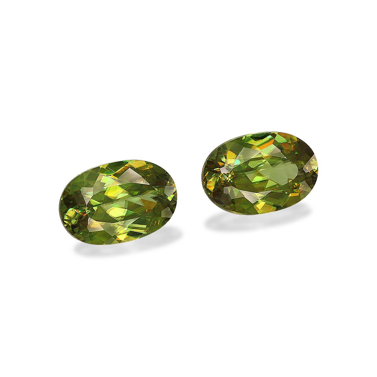 green sphene, 14.19ct oval cut — view 3
