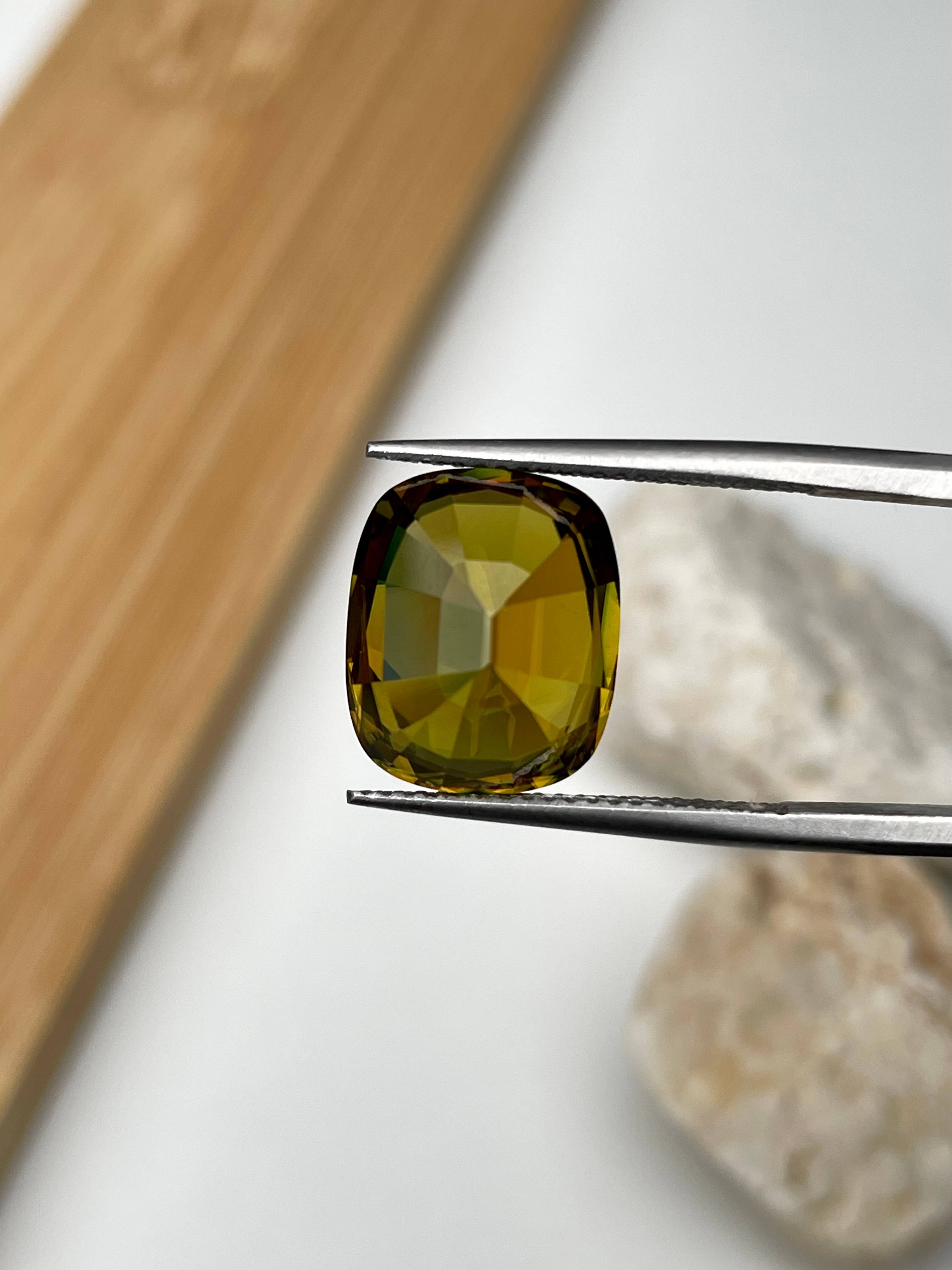 corn yellow sphene, 8.57ct cushion cut — view 6