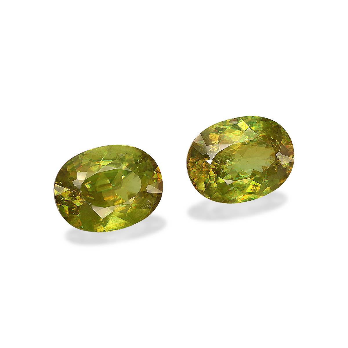 lime green sphene, 14.34ct oval cut — view 3