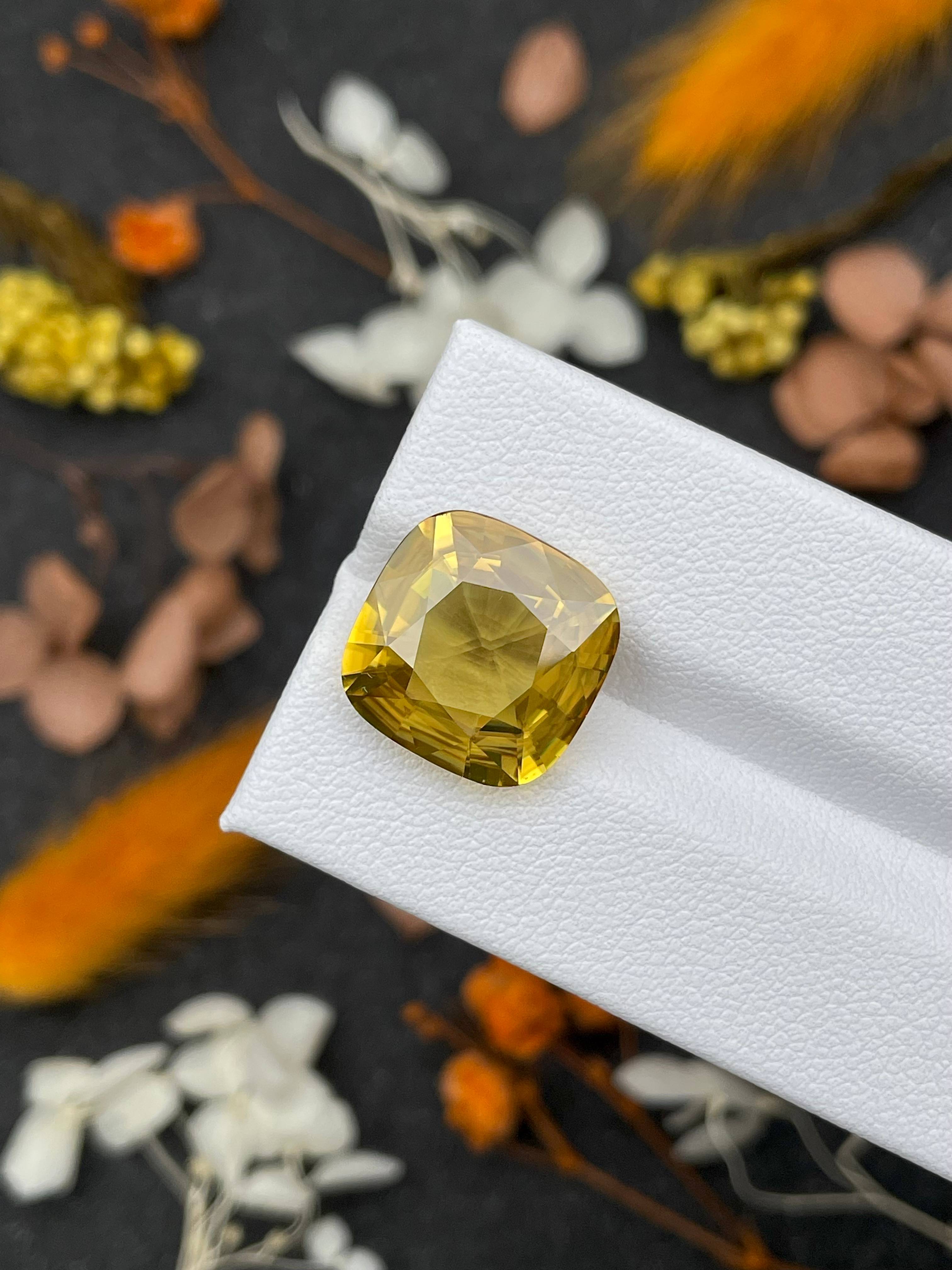 corn yellow sphene, 8.86ct cushion cut — view 5