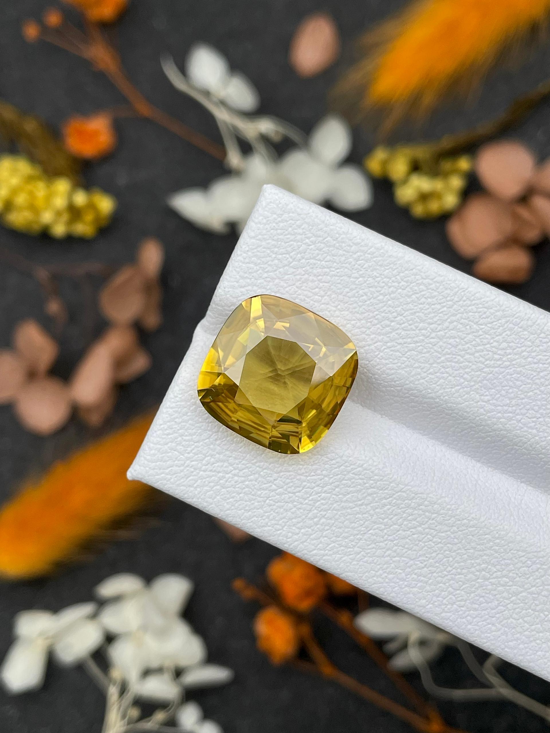 corn yellow sphene, 8.86ct cushion cut — view 5
