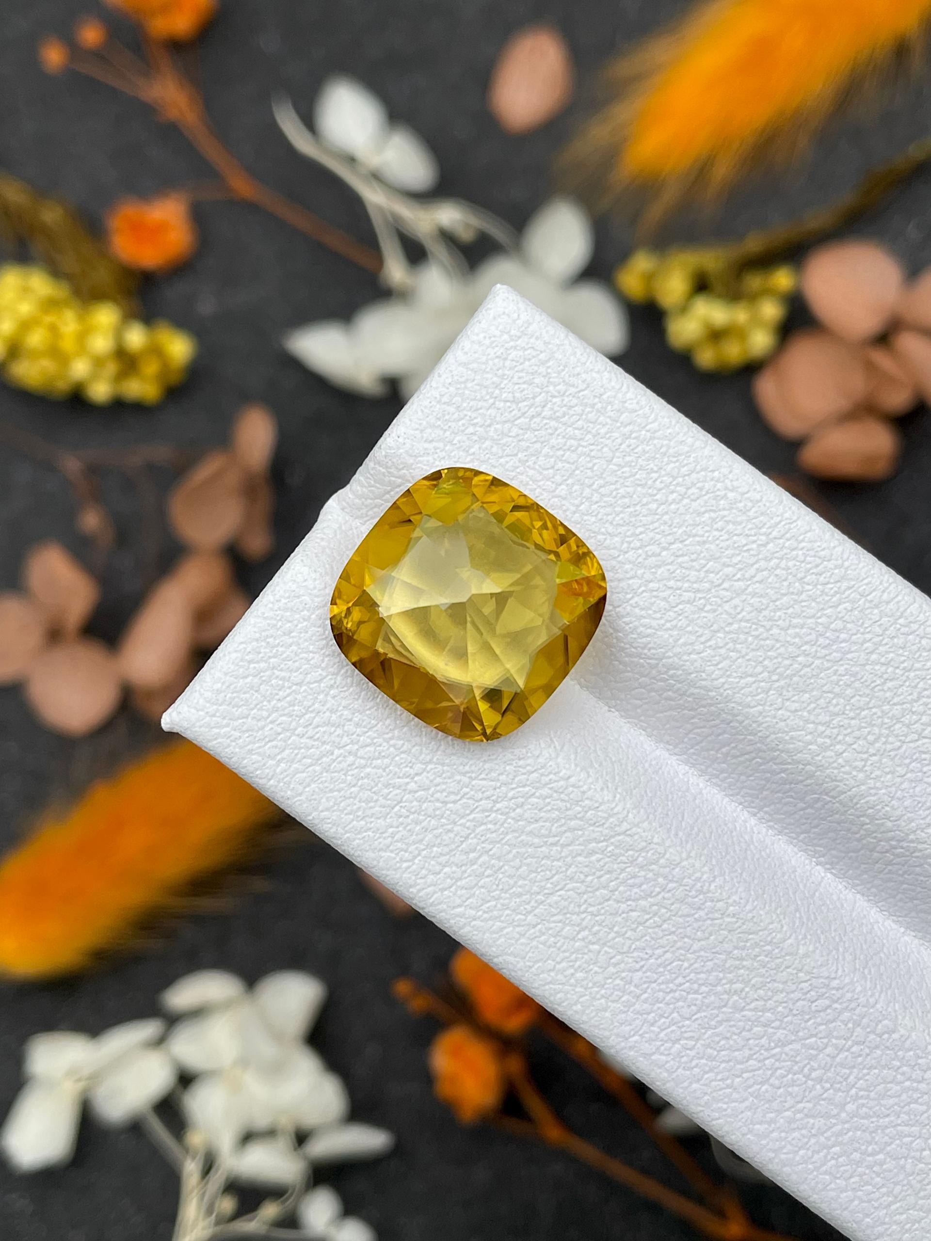 corn yellow sphene, 8.86ct cushion cut — view 7