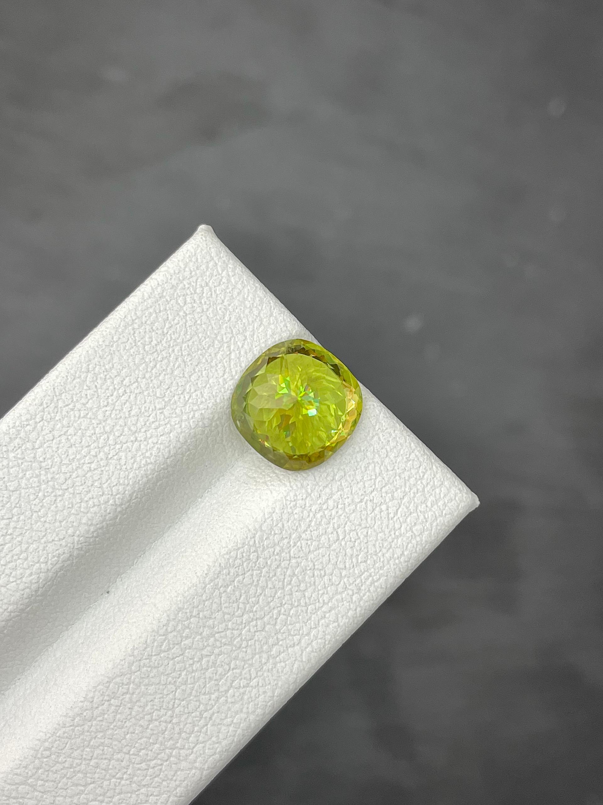lime green sphene, 4.33ct cushion cut — view 6