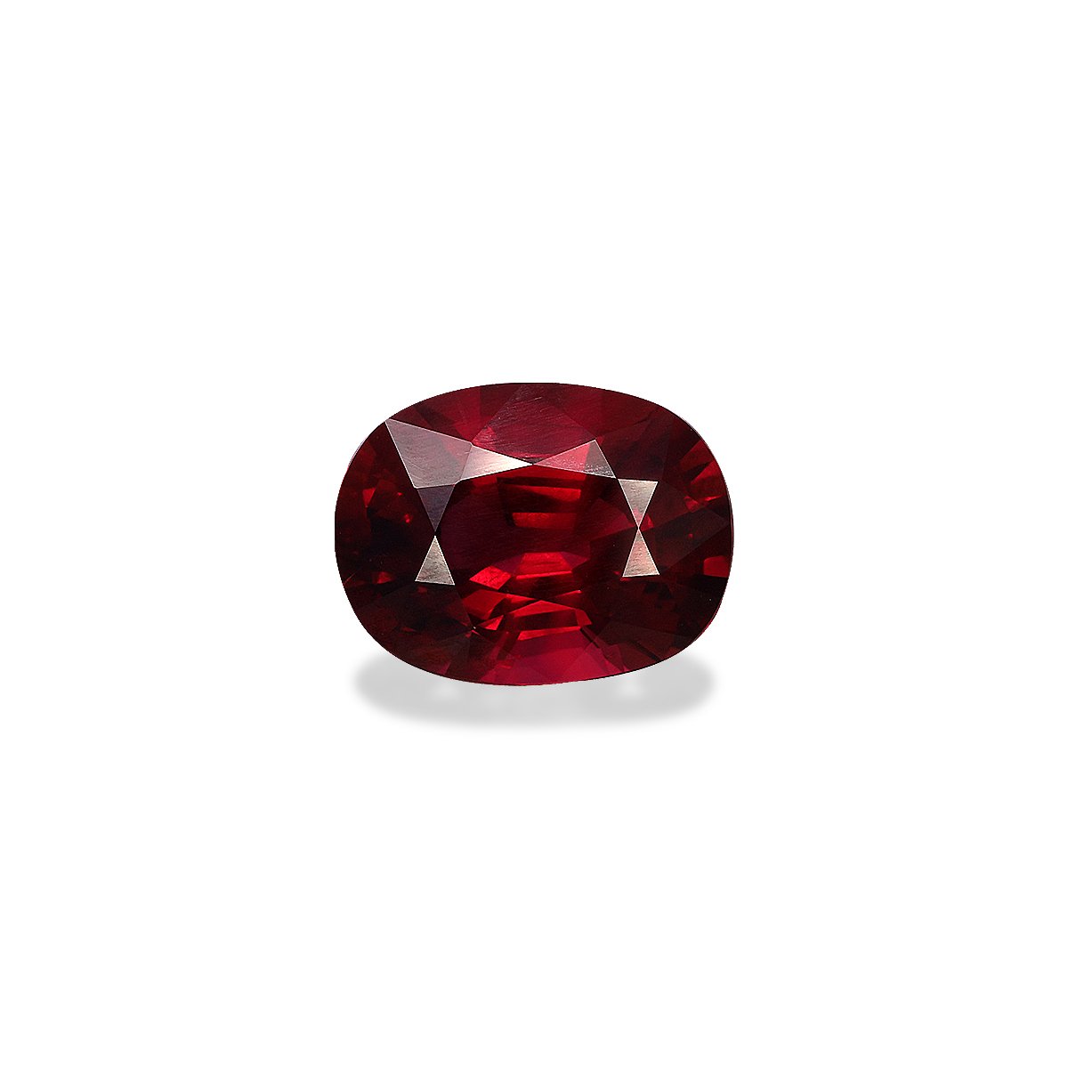 Pigeons Blood red mozambique ruby, 3.4ct oval cut — main view