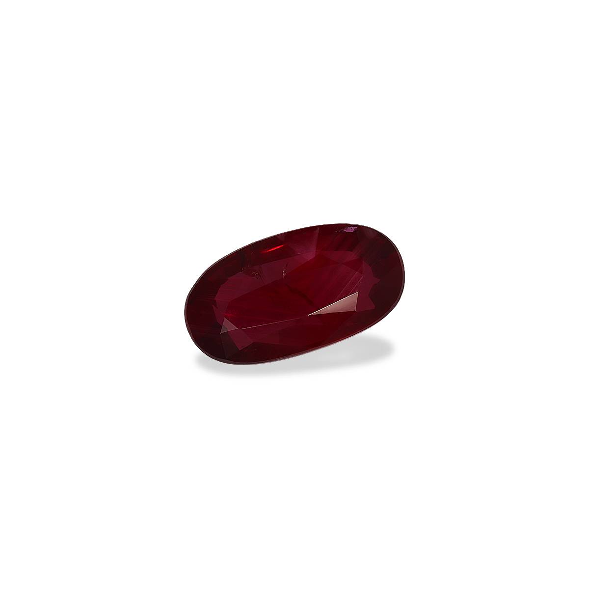 red mozambique ruby, 3.03ct oval cut — view 3