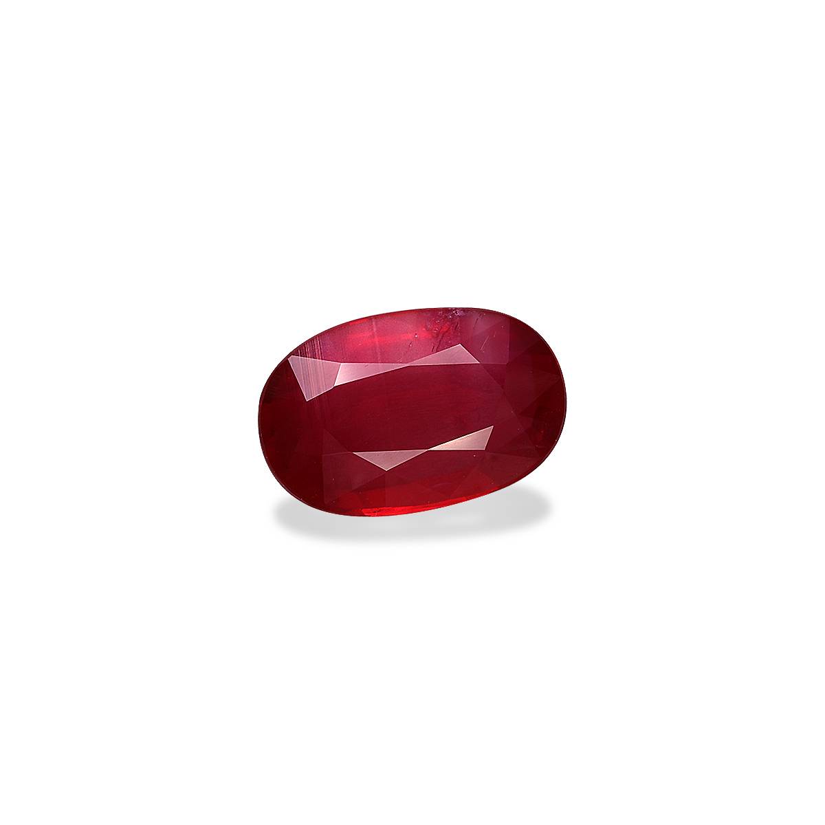 red mozambique ruby, 3.36ct oval cut — view 3