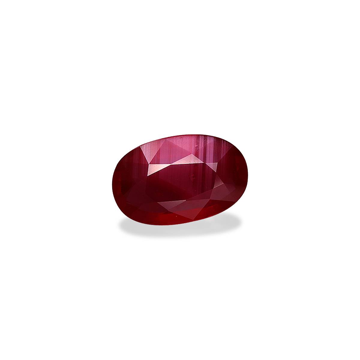 red mozambique ruby, 3.19ct oval cut — view 3