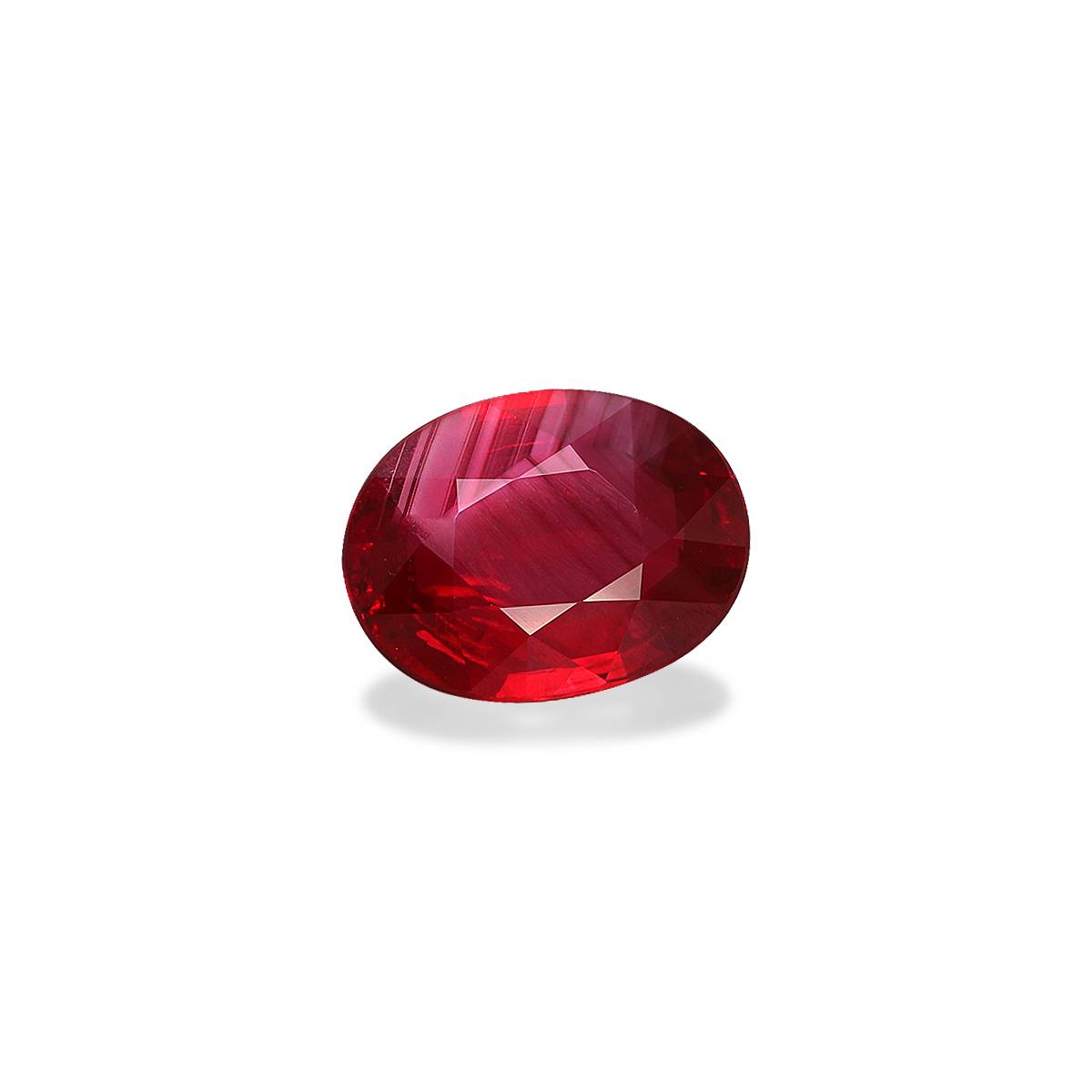red mozambique ruby, 3.1ct oval cut — view 3