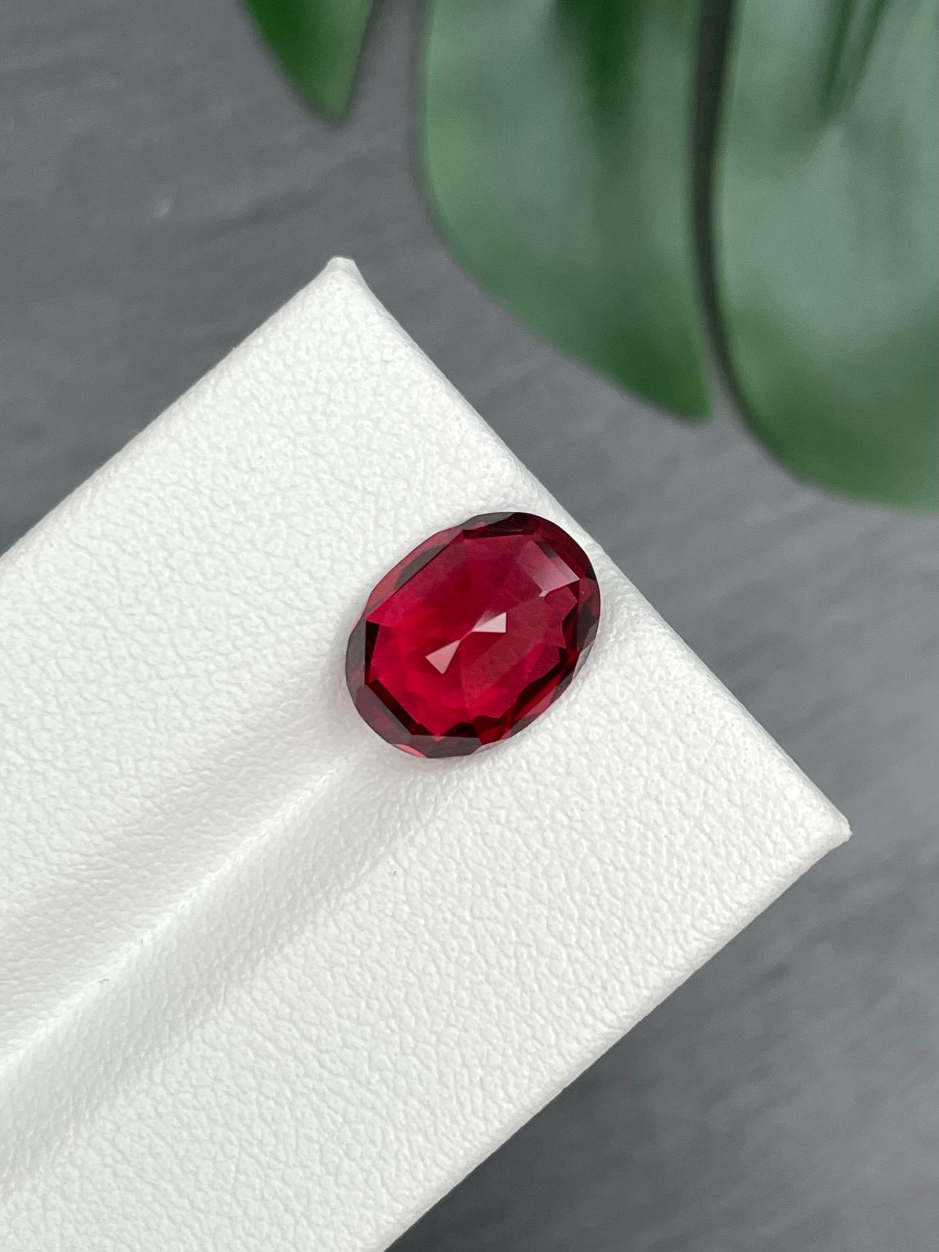 red red spinel, 3.77ct oval cut — view 5