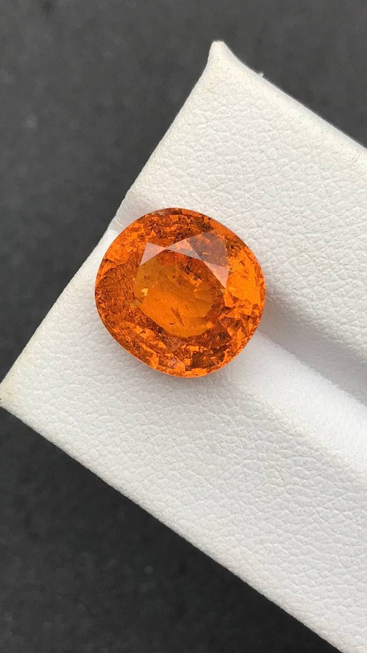 Fanta orange spessartite garnet, 10.48ct oval cut — view 6