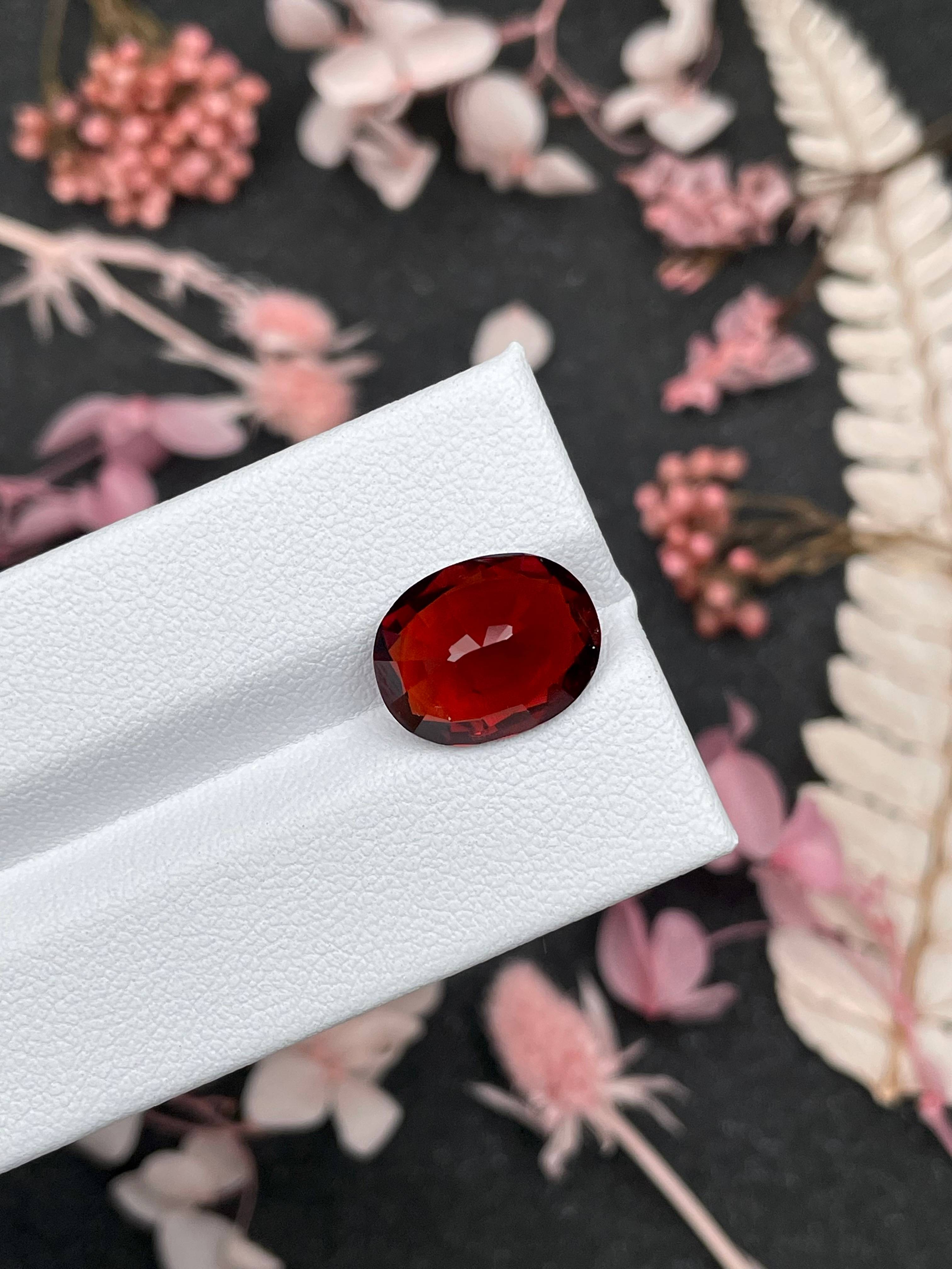 scarlet red spessartite garnet, 7.02ct oval cut — view 9