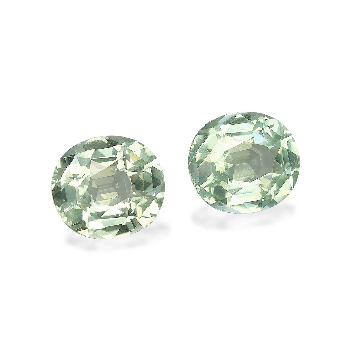 green green tourmaline, 8.62ct oval cut — view 3