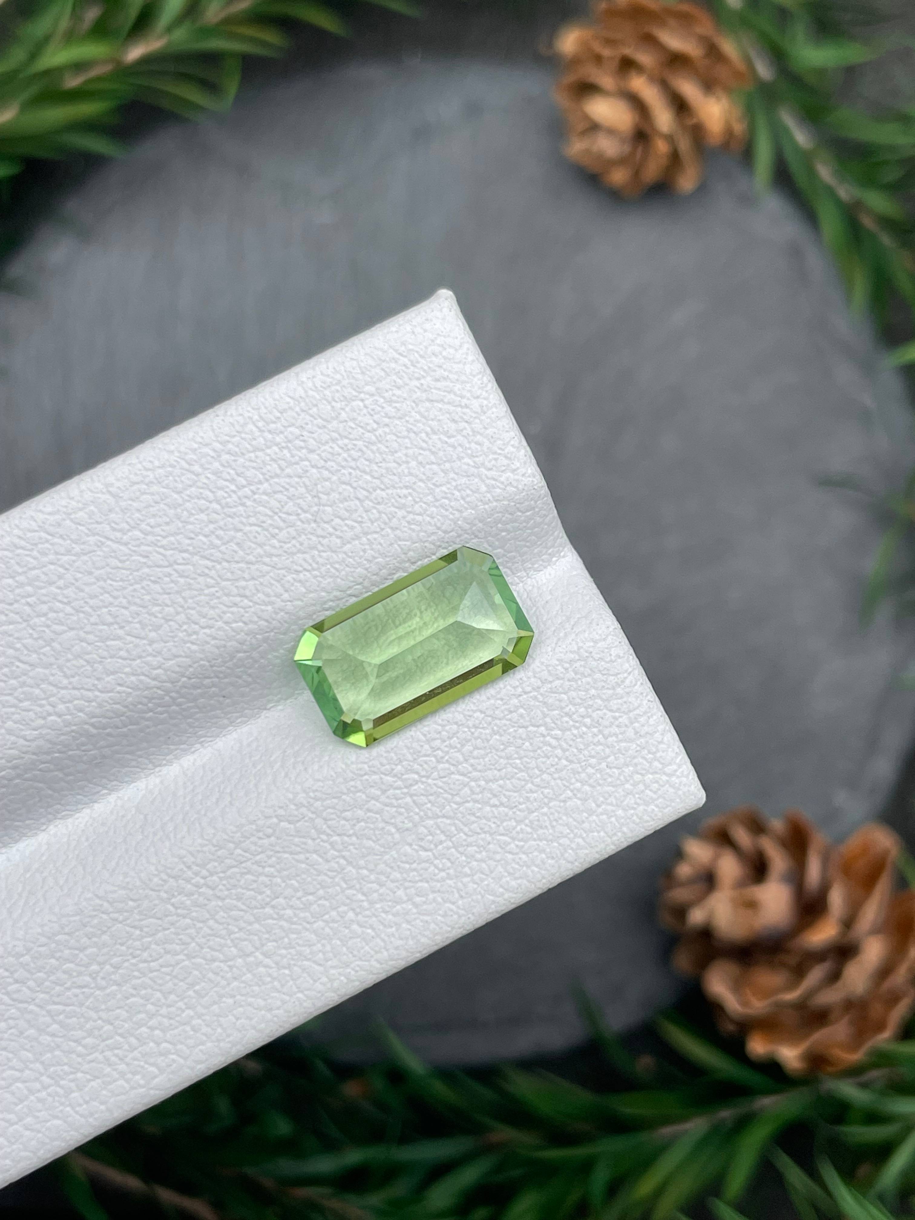 green green tourmaline, 3.06ct rectangular cut — view 7