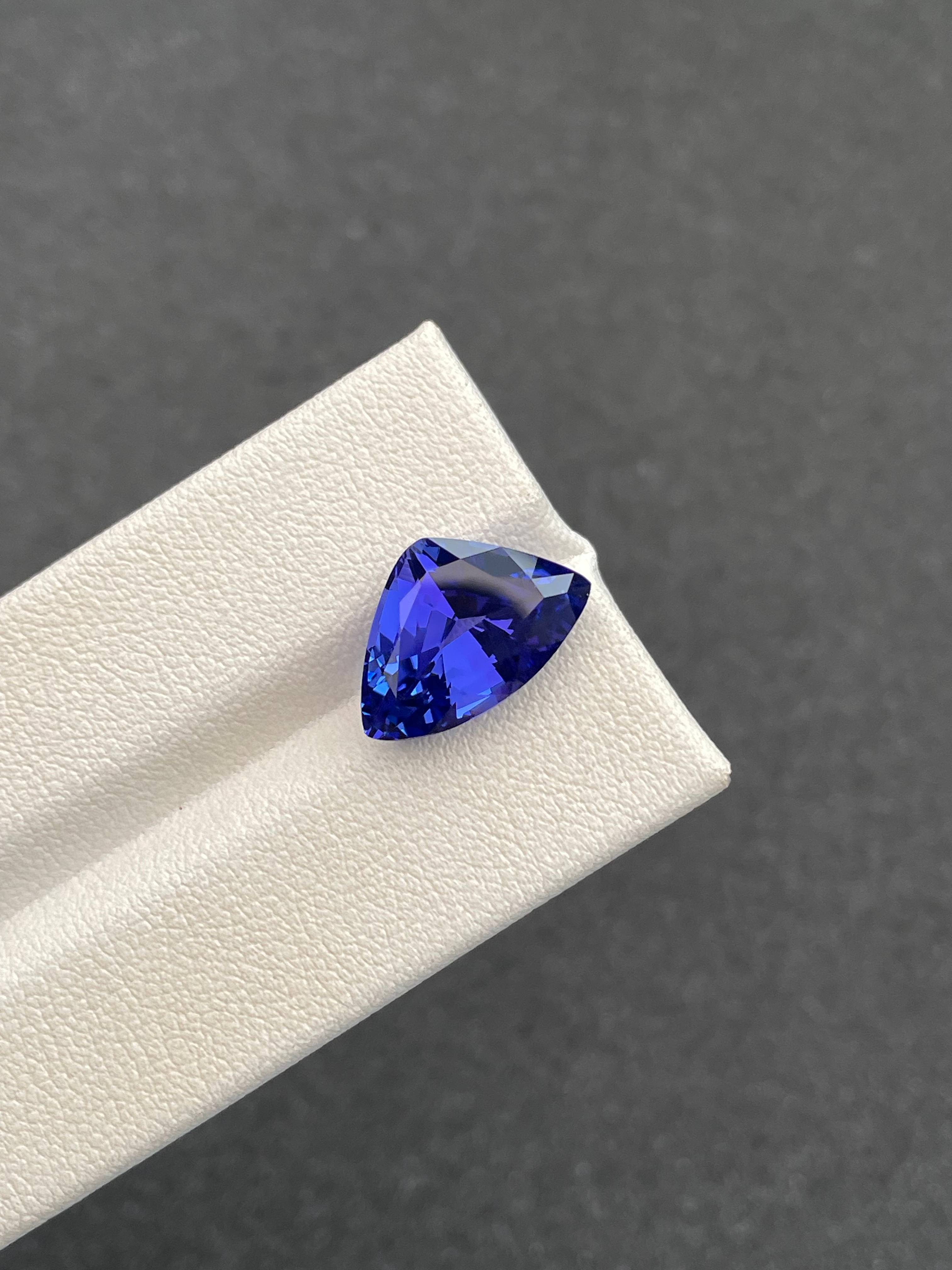 violet blue tanzanite, 6.92ct trilliant cut — view 8