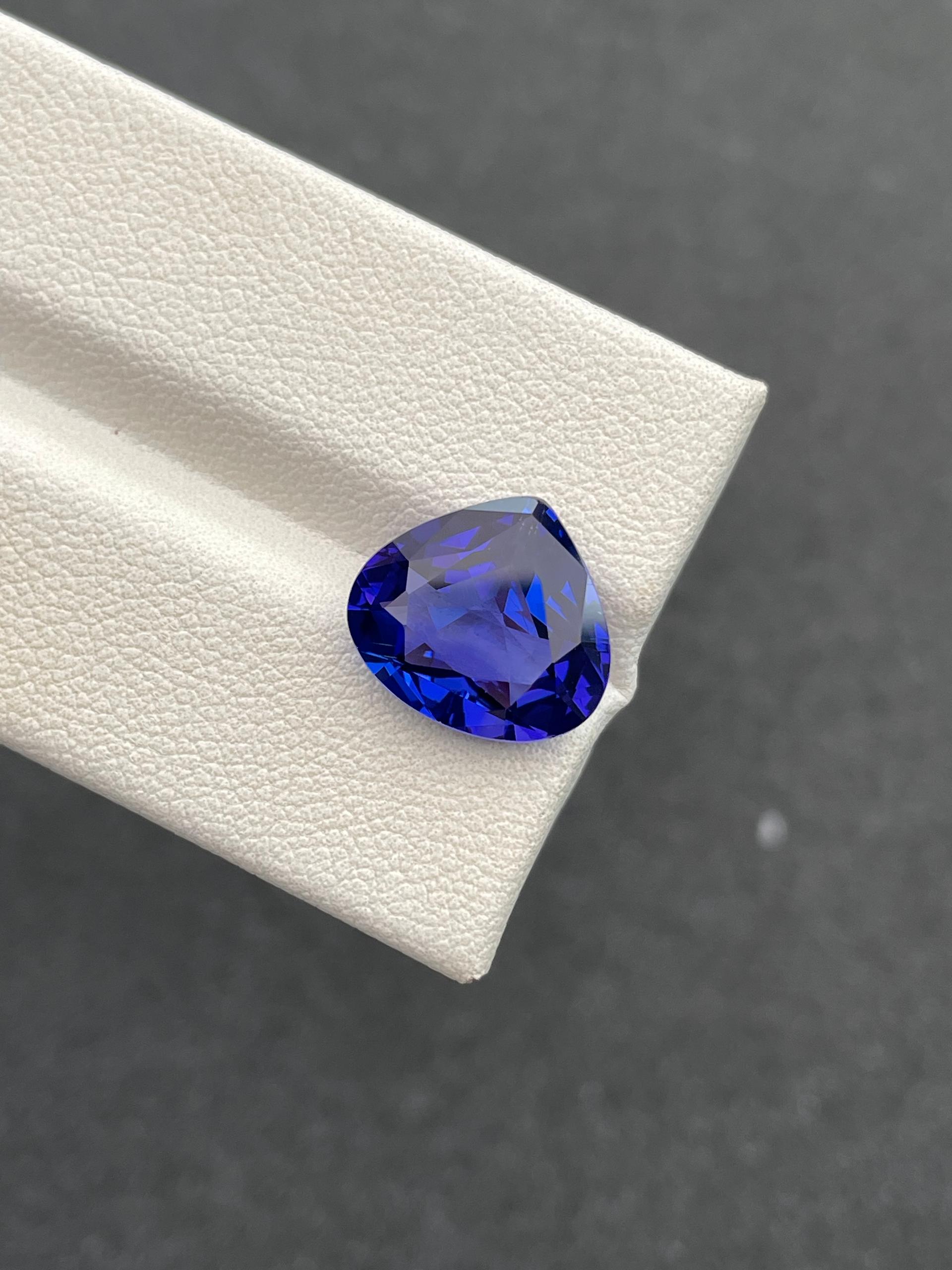 AA violet blue tanzanite, 3.25ct oval cut — view 6
