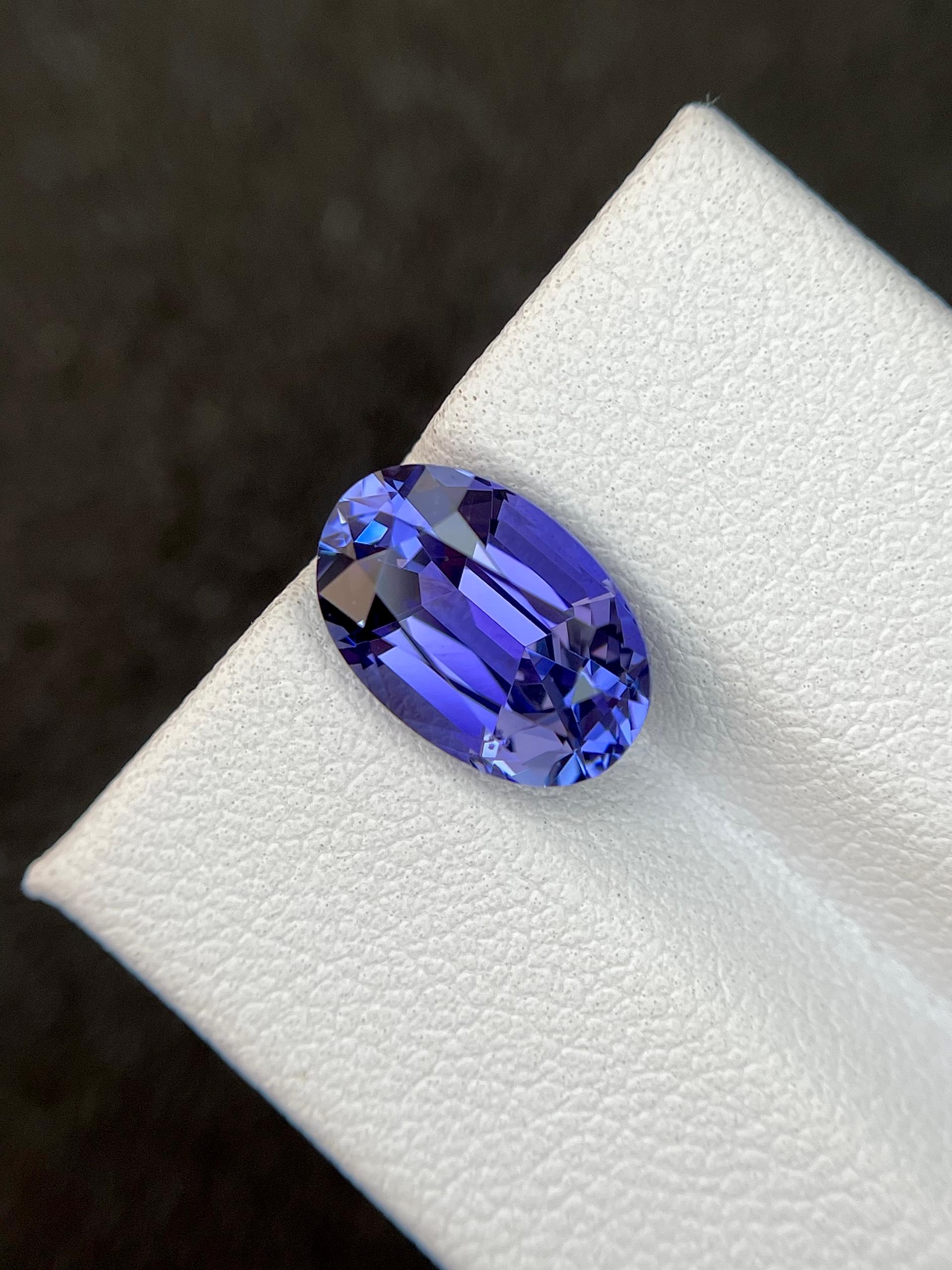 AA violet blue tanzanite, 4.41ct oval cut — view 5