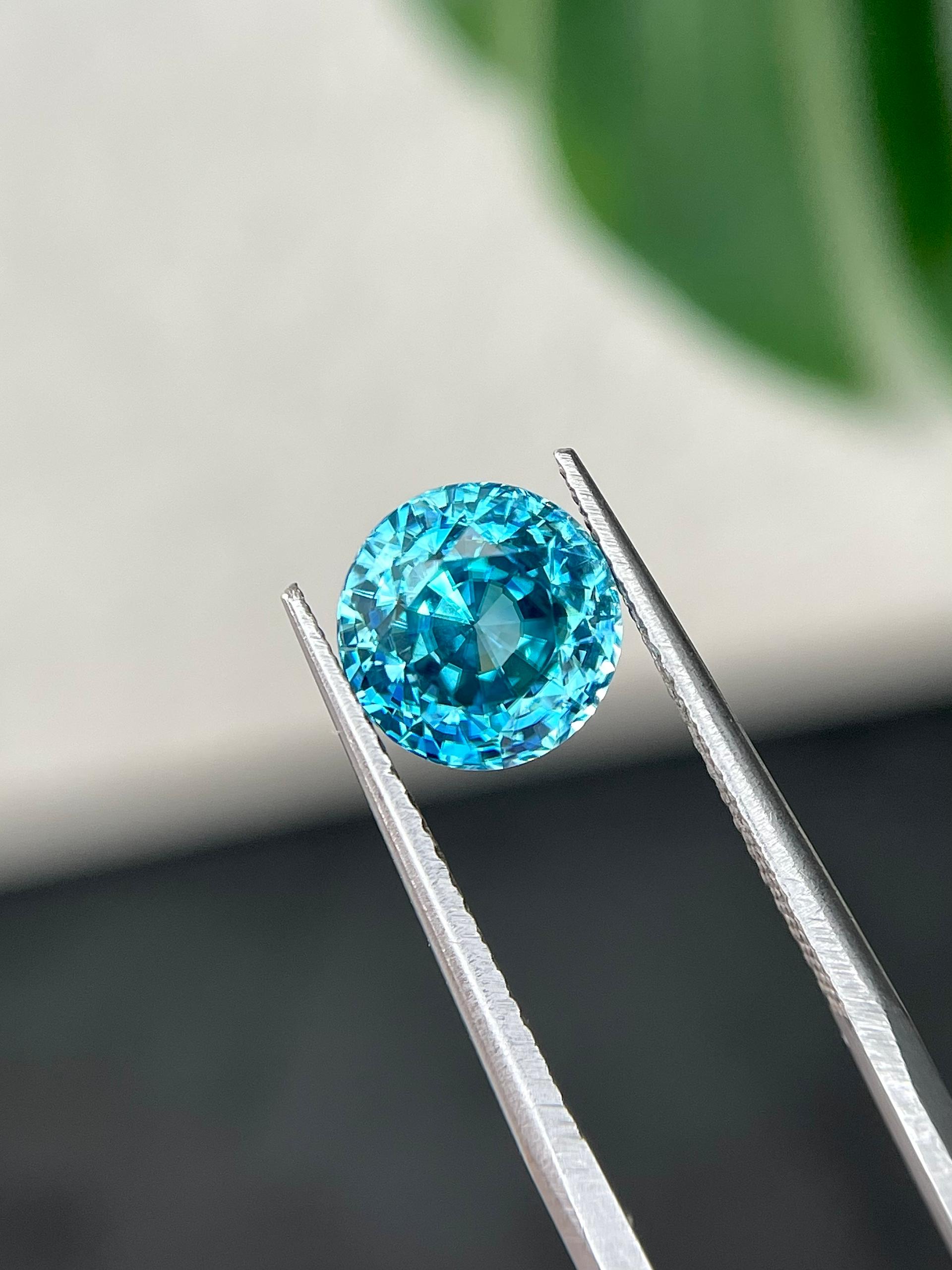 blue blue zircon, 5.01ct oval cut — view 5
