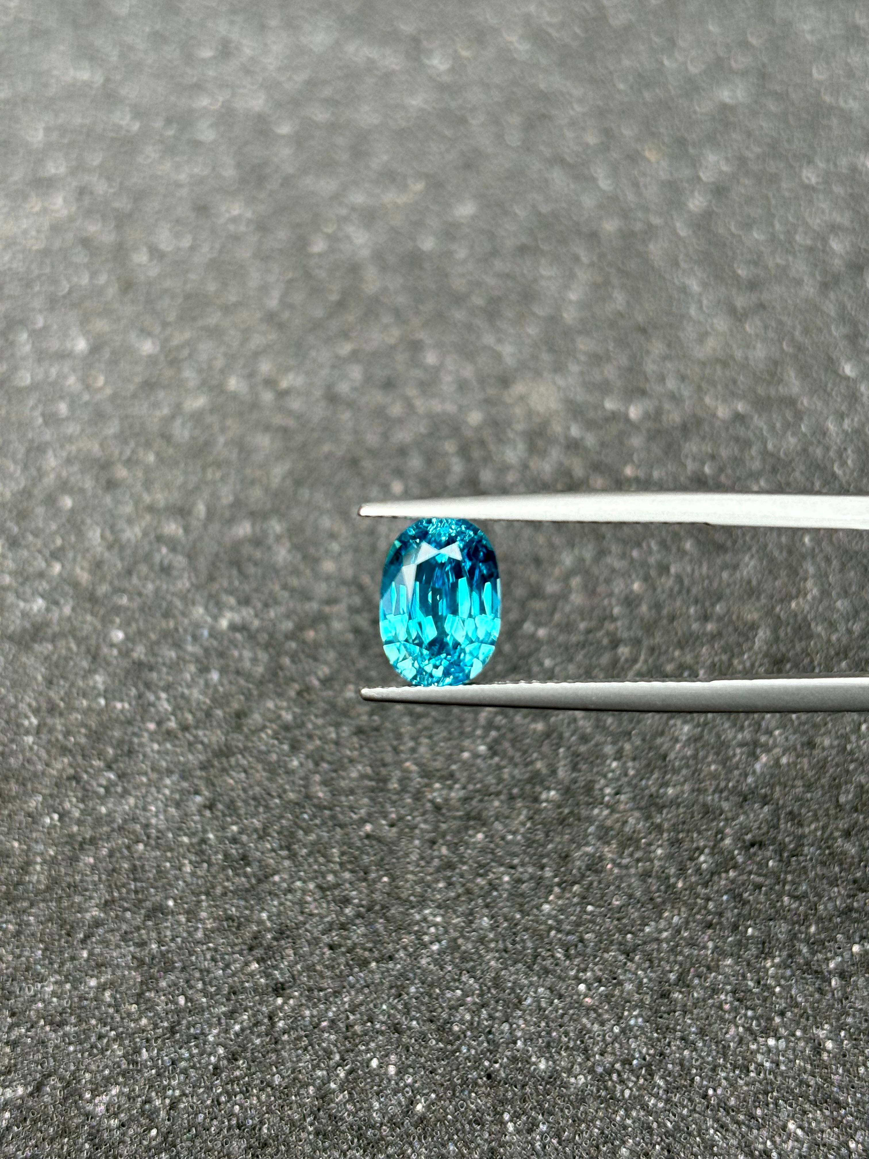 blue blue zircon, 5.32ct oval cut — view 6