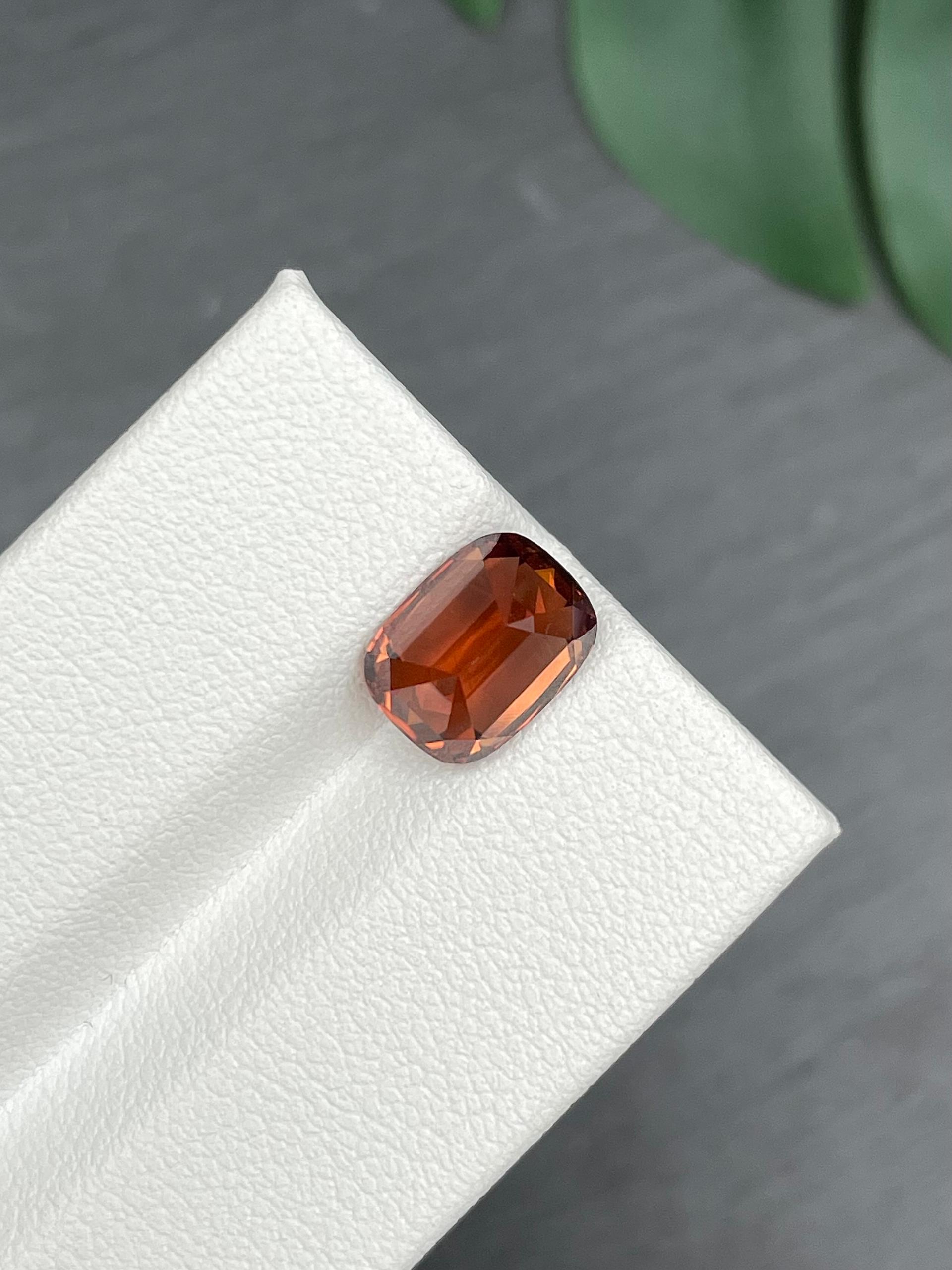 orange orange zircon, 4.44ct cushion cut — view 6