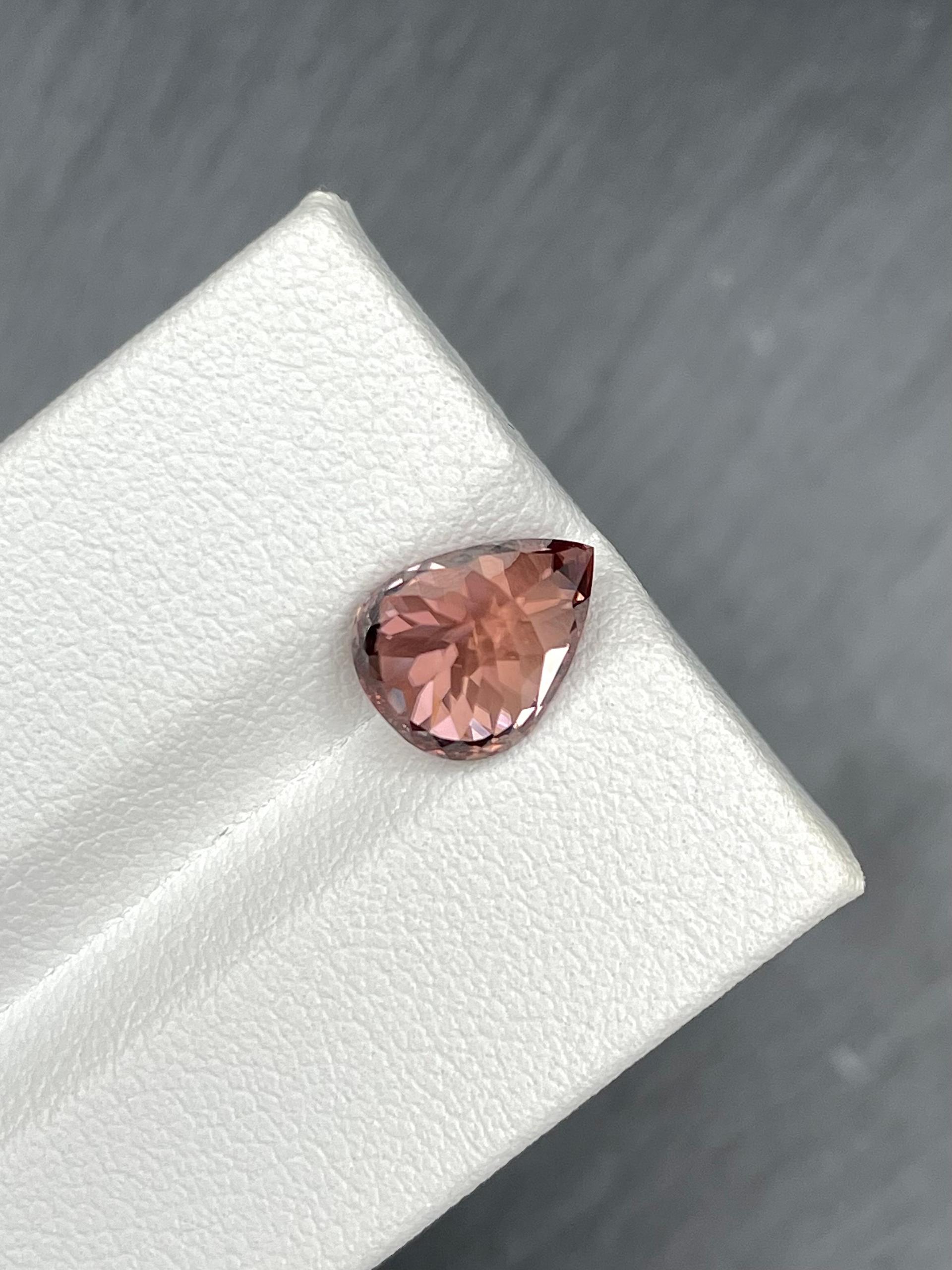 pink zircon, 3.76ct pear cut — view 6