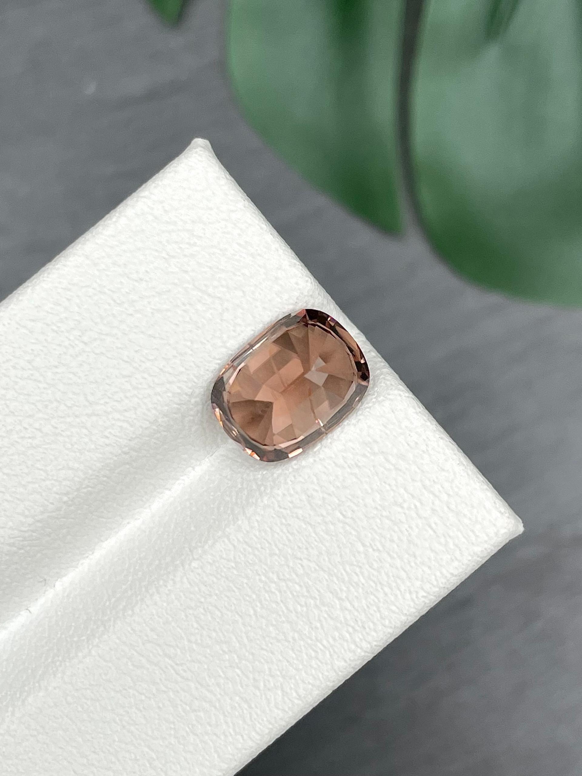 sepia tan zircon, 4.41ct cushion cut — view 6